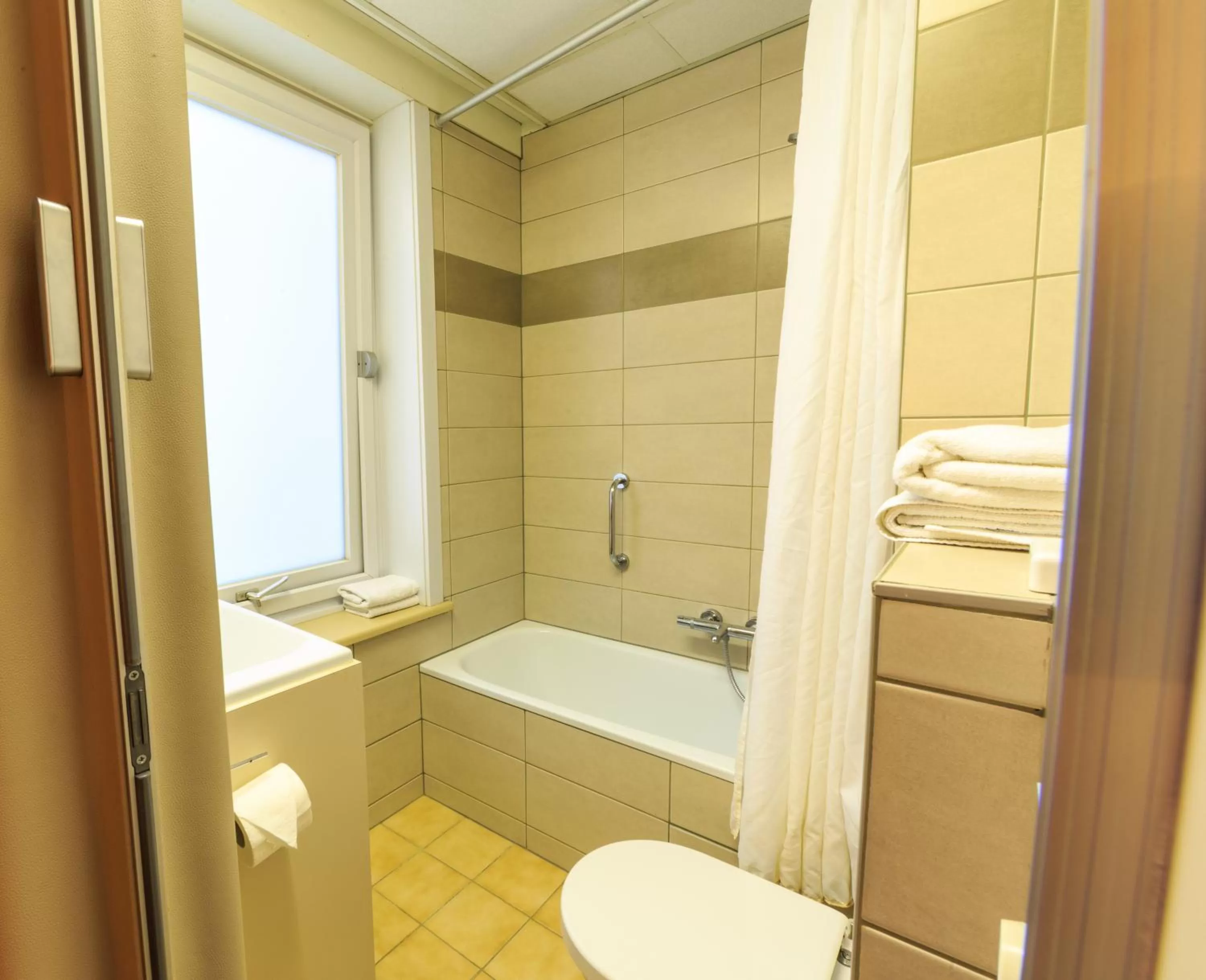 Bathroom in Hotel Pacific