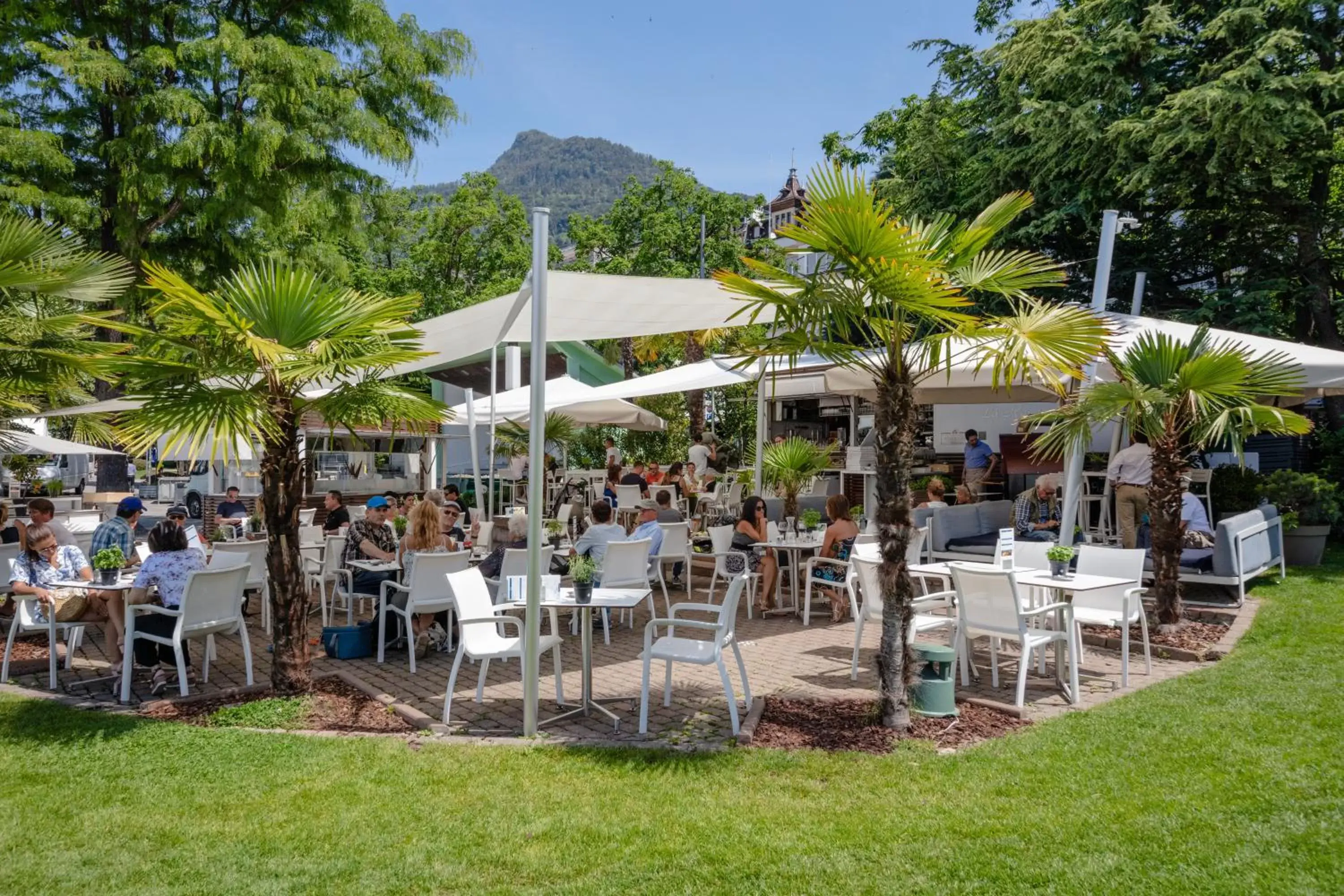 Restaurant/Places to Eat in La Rouvenaz