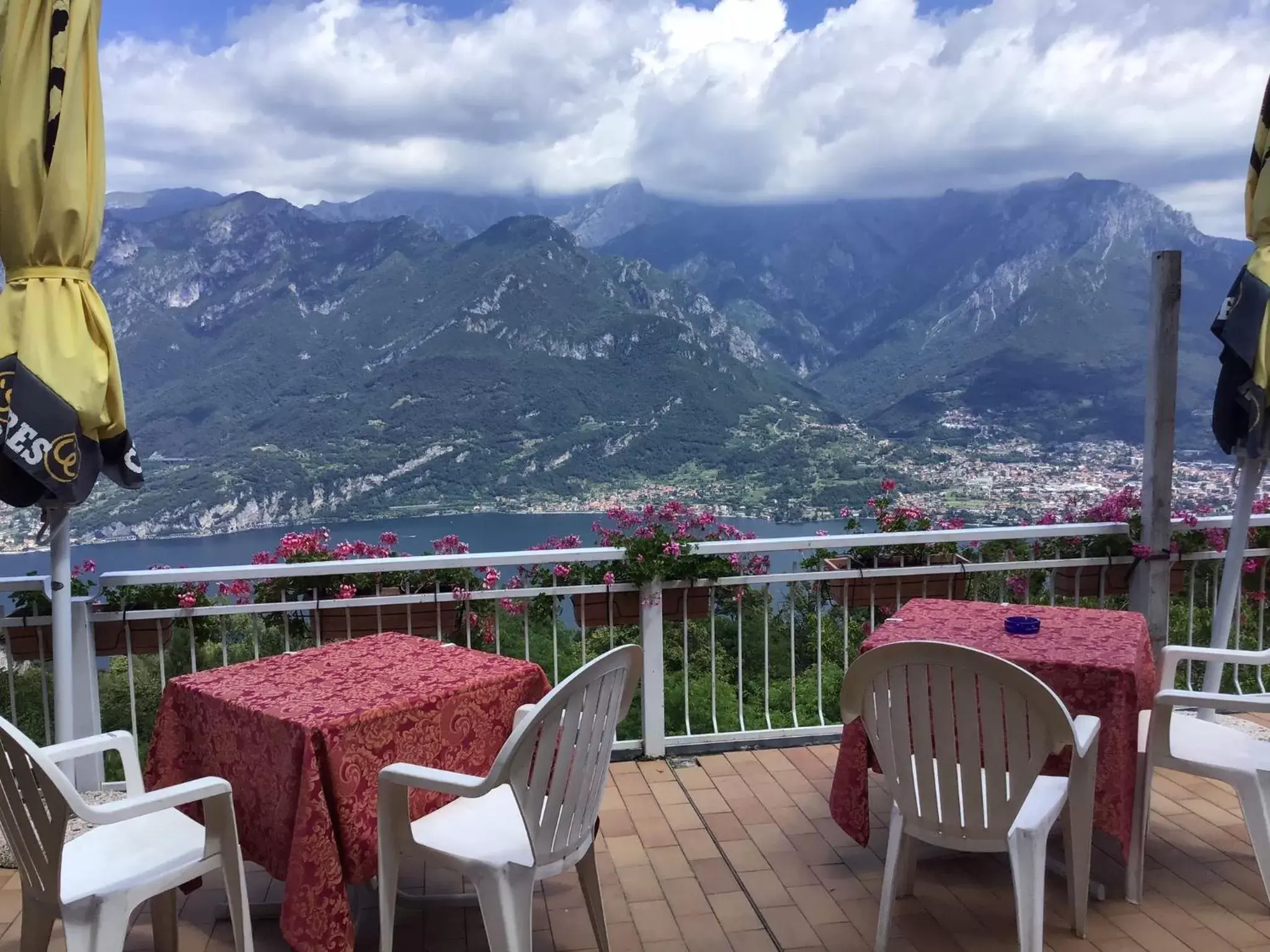 Restaurant/places to eat, Mountain View in Hotel Mirabeau