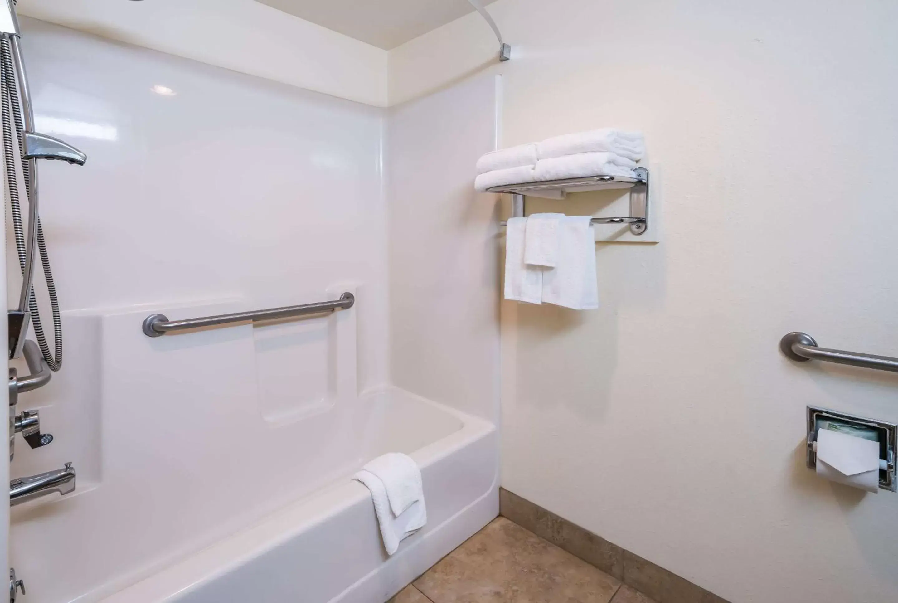 Bathroom in Quality Inn & Suites Coeur d'Alene