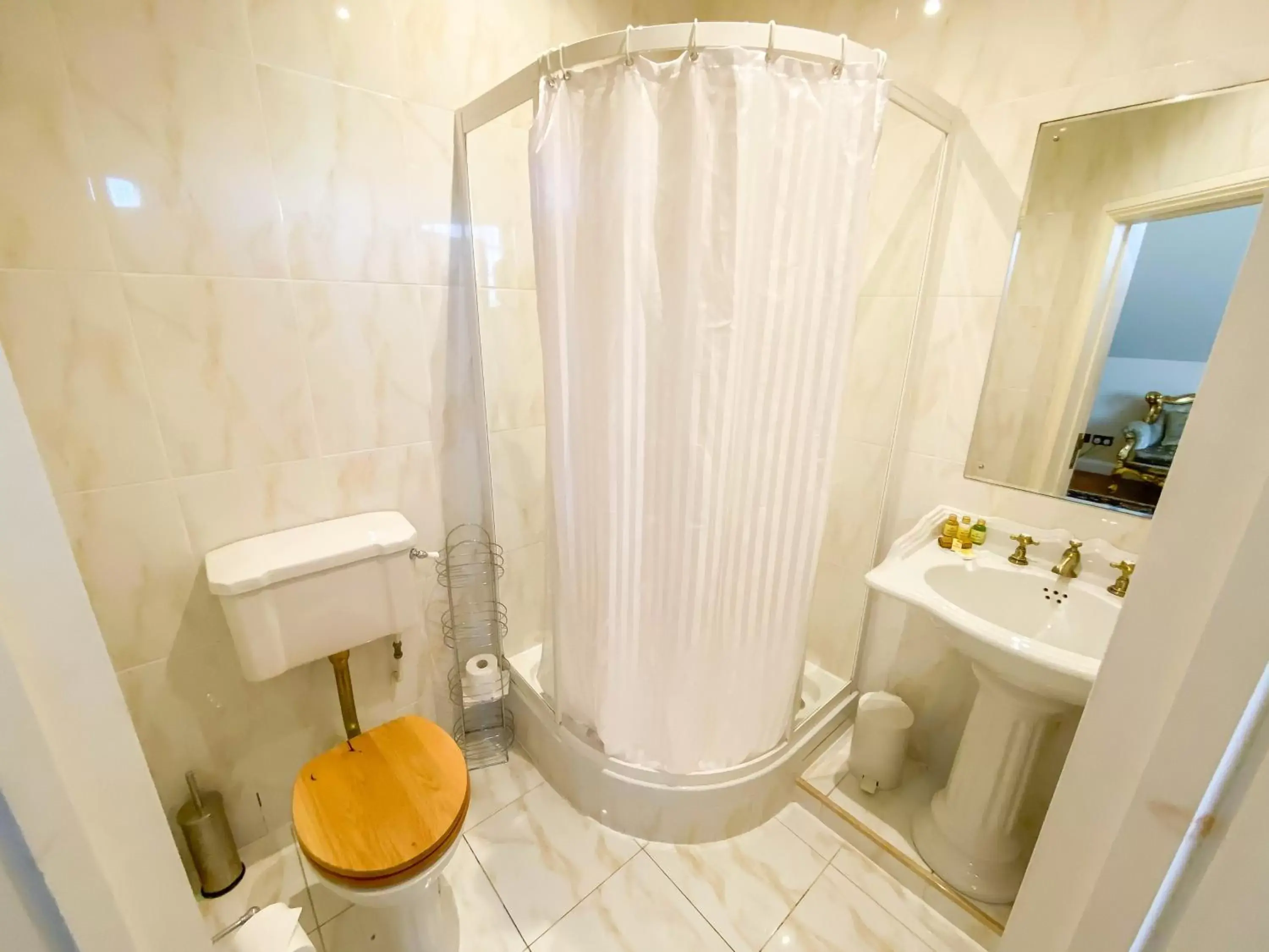 Shower, Bathroom in St Giles House Hotel