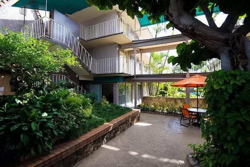 Patio, Property Building in Pacific Marina Inn