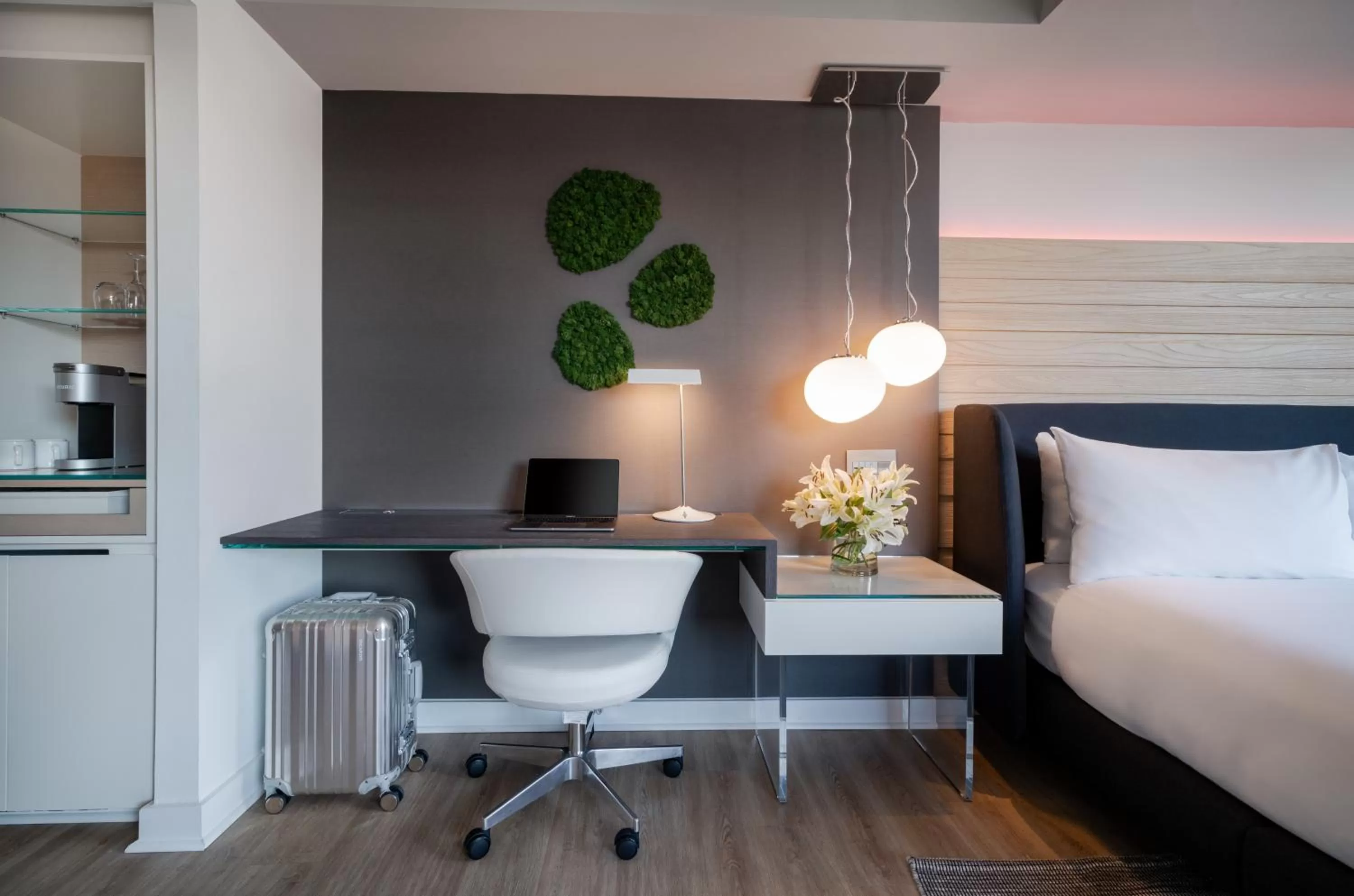 Photo of the whole room, Bed in Hotel Zena Washington DC