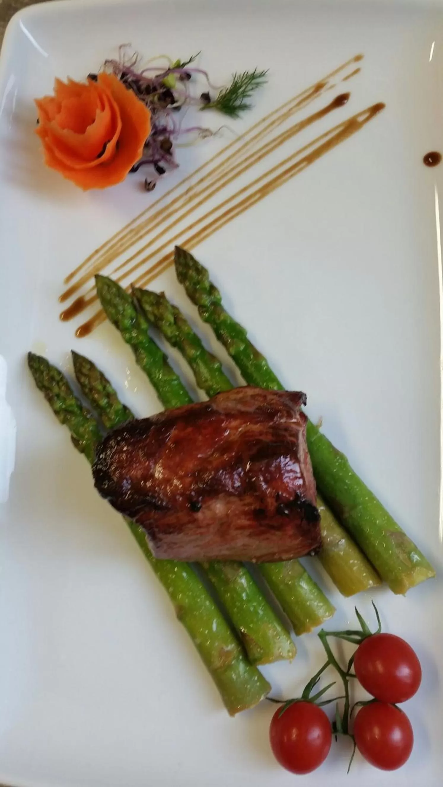 Meals in Hamlet Hotel