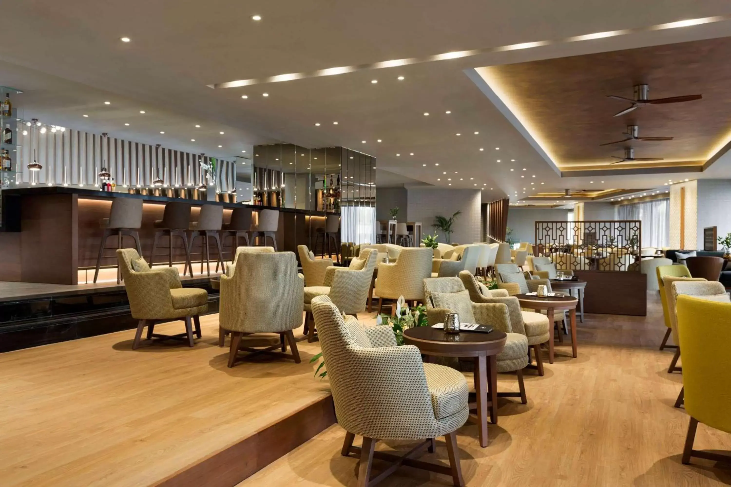 Lounge or bar, Restaurant/Places to Eat in Wyndham Grand Athens