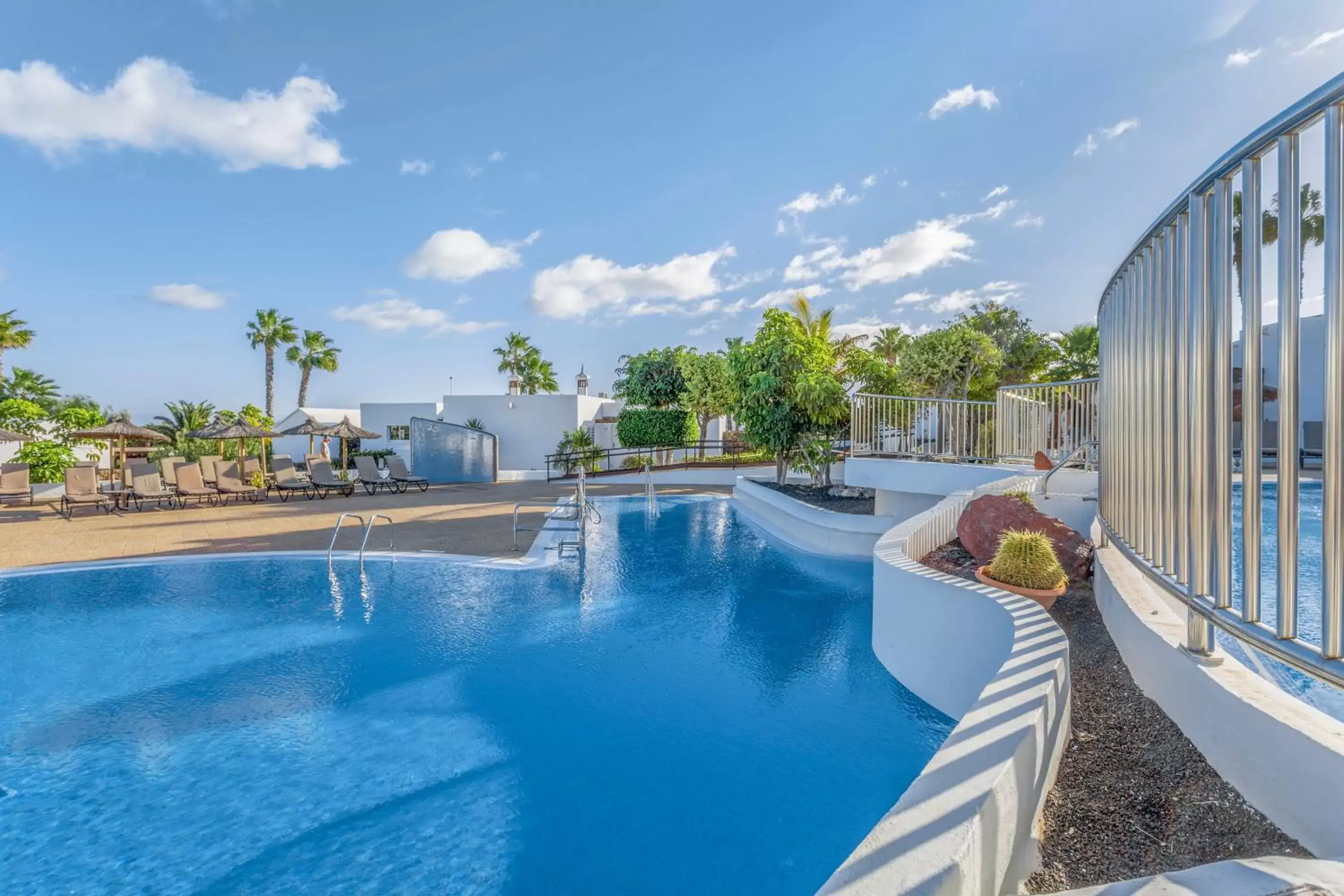 Swimming Pool in Jardines del Sol