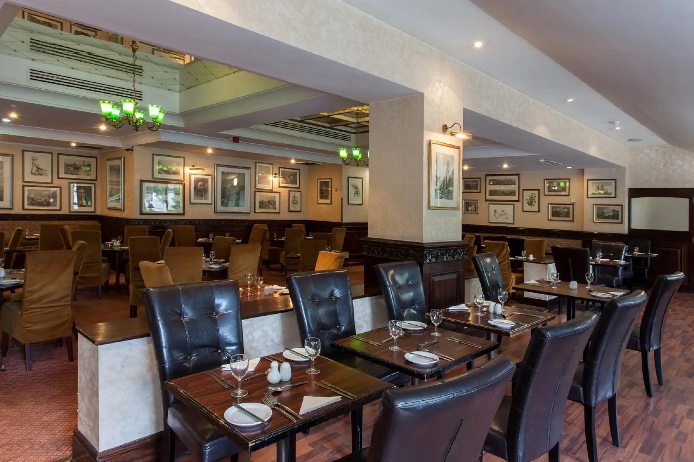 Restaurant/Places to Eat in Britannia Hotel, Hampstead
