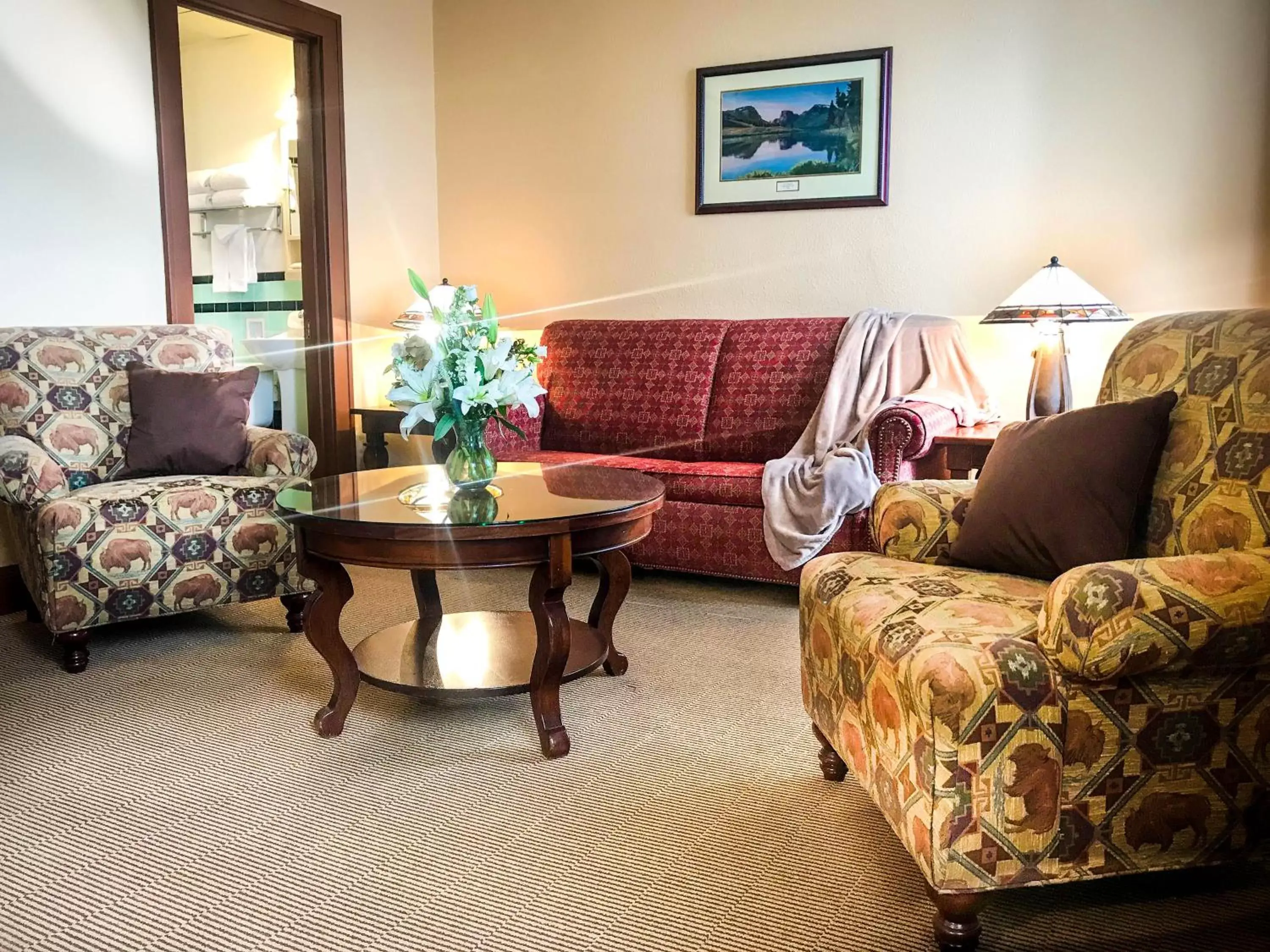 Living room, Seating Area in Historic Plains Hotel