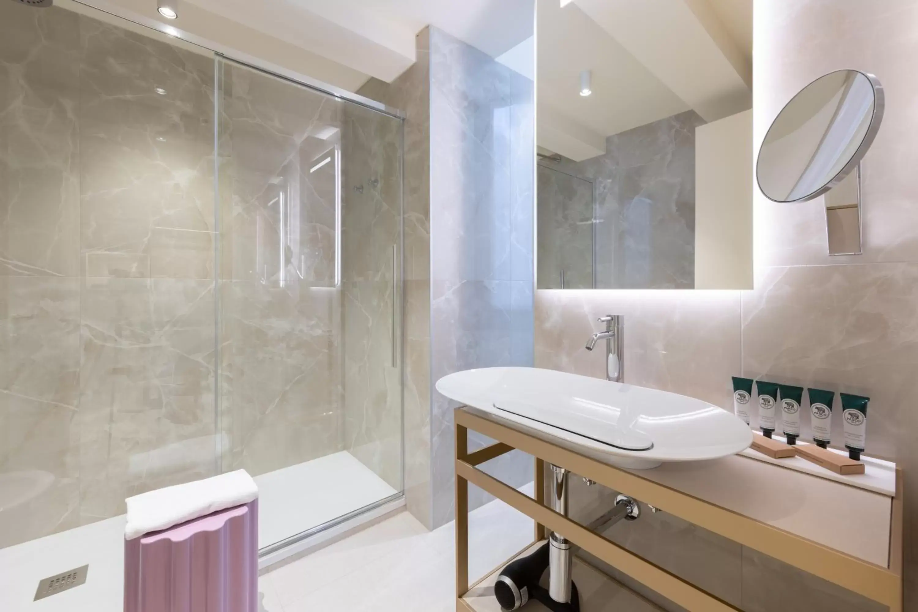 Shower, Bathroom in Palazzo Keller