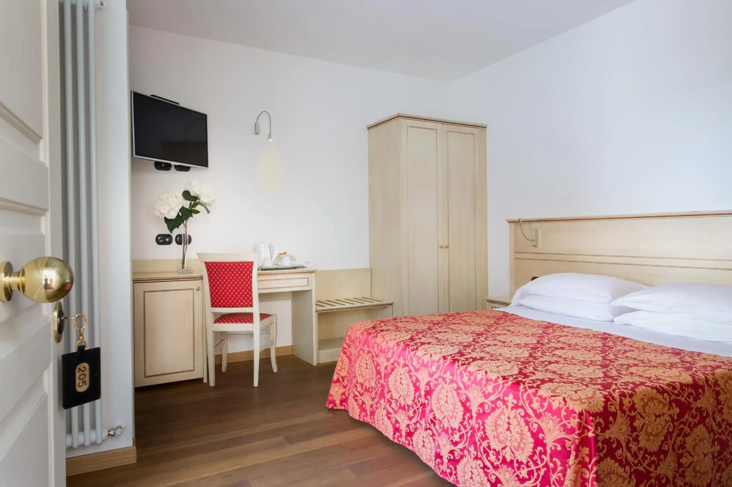 Photo of the whole room, Bed in Hotel La Villetta