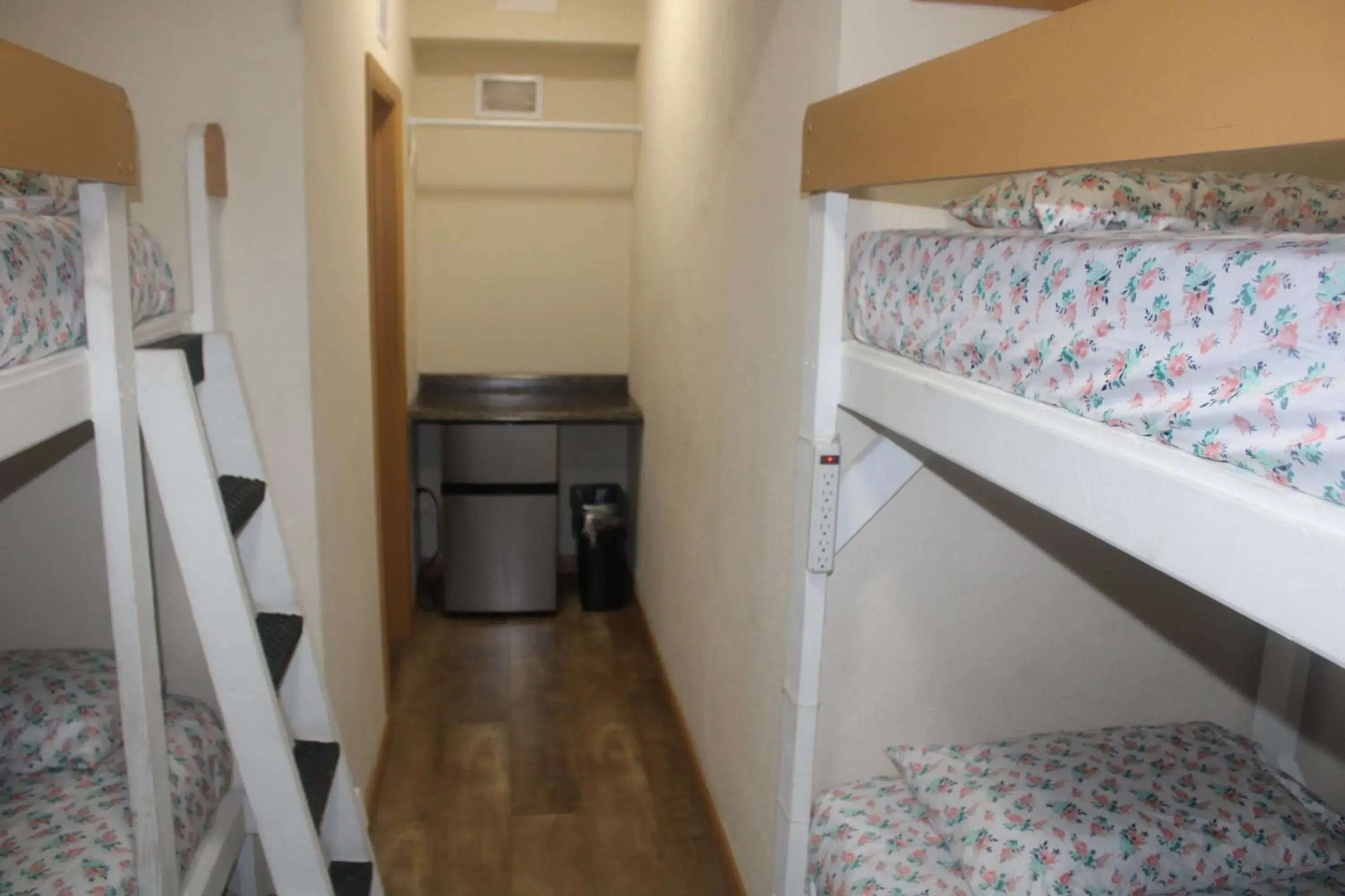 Photo of the whole room, Bunk Bed in Hoosville Hostel (Formerly The Everglades Hostel)