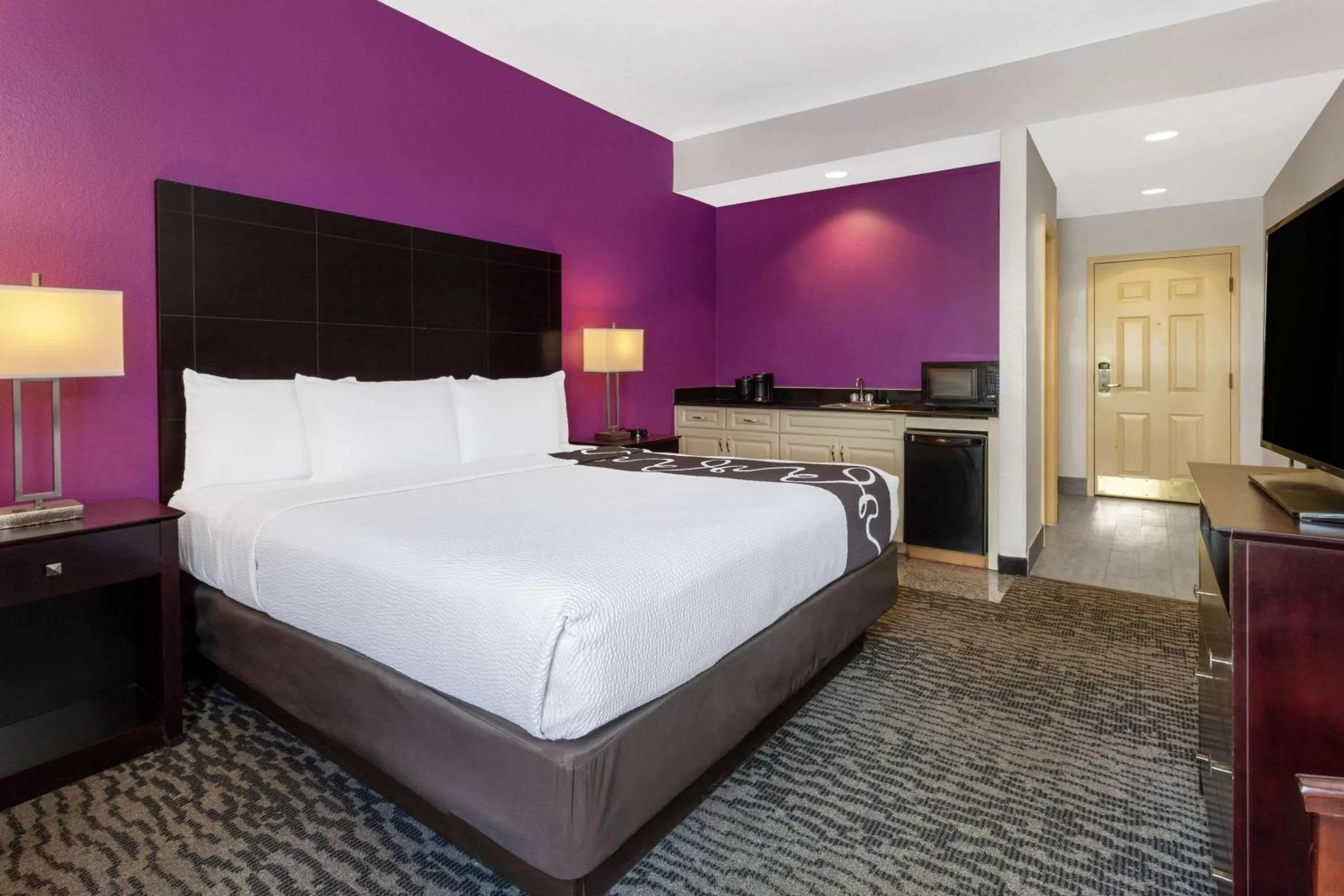 Bed in La Quinta by Wyndham Tampa Bay Area-Tampa South