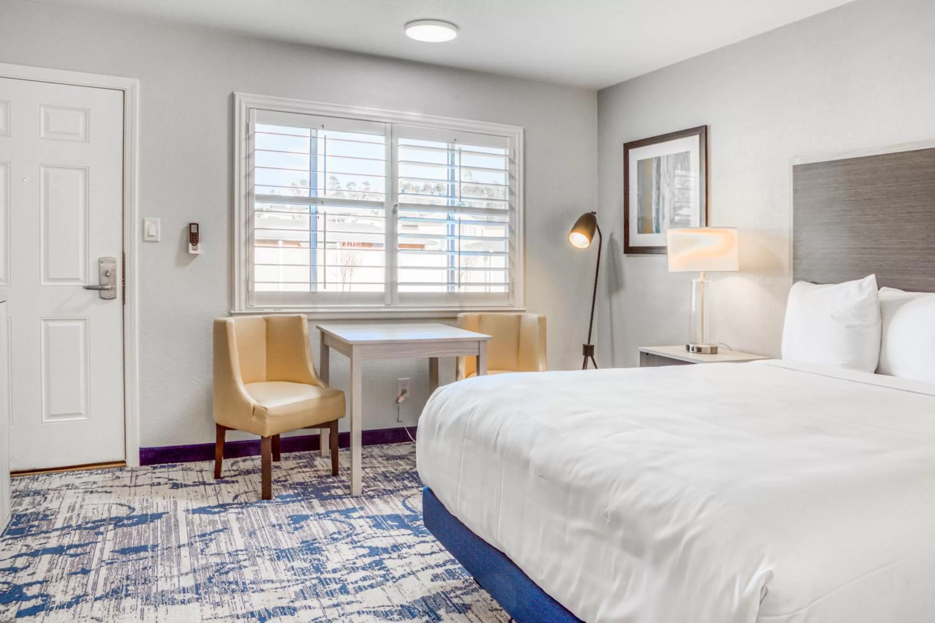 Bedroom, Bed in Creekside Inn Downtown