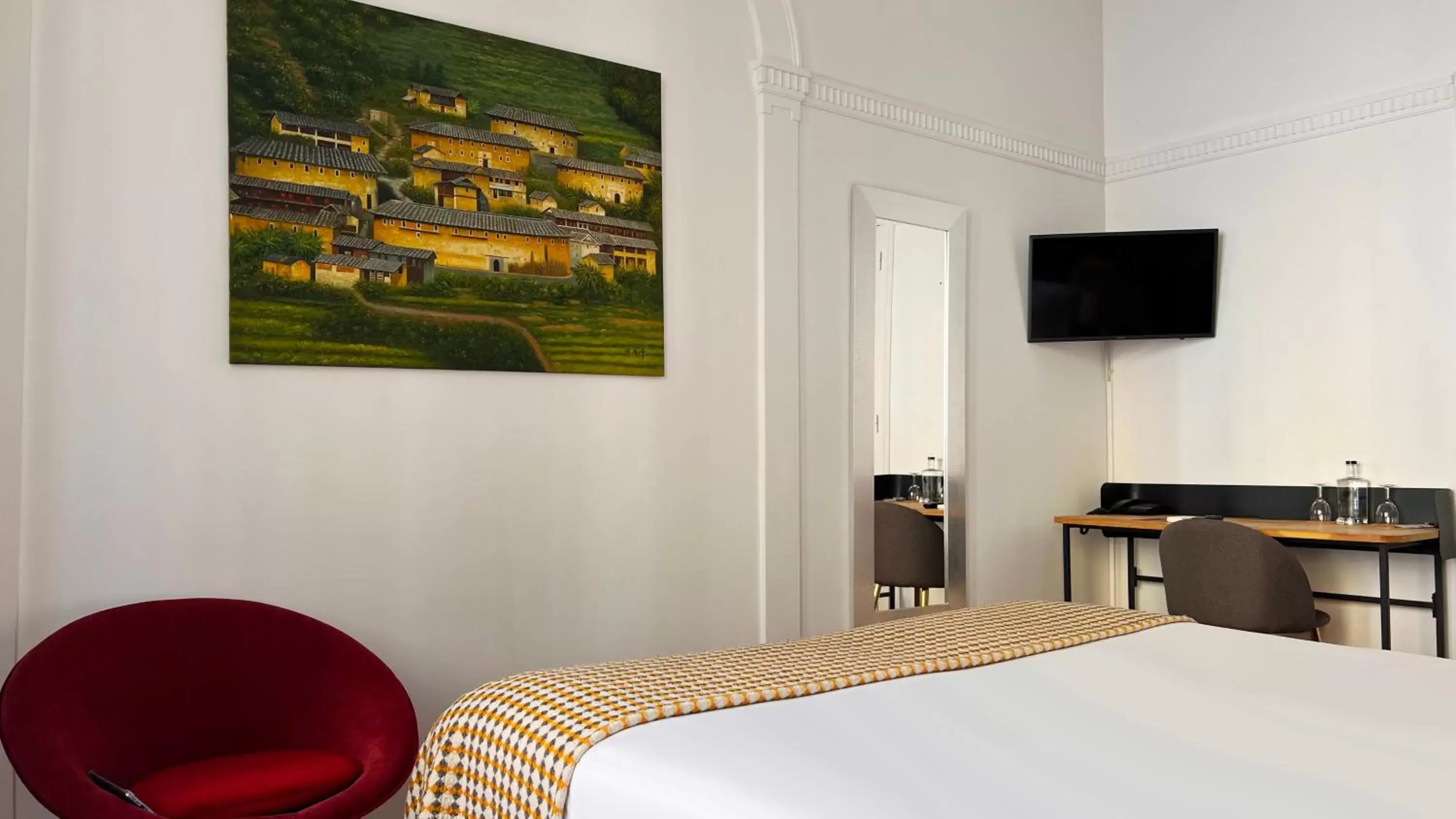 Bedroom, TV/Entertainment Center in Monte Belvedere Hotel by Shiadu