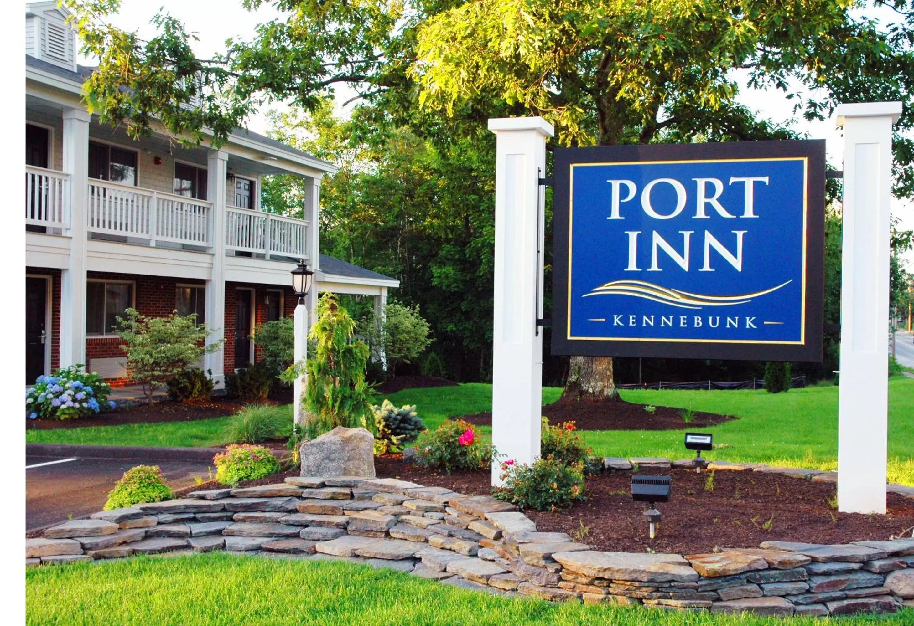 Property logo or sign, Property Building in Port Inn & Suites Kennebunk, Ascend Hotel Collection