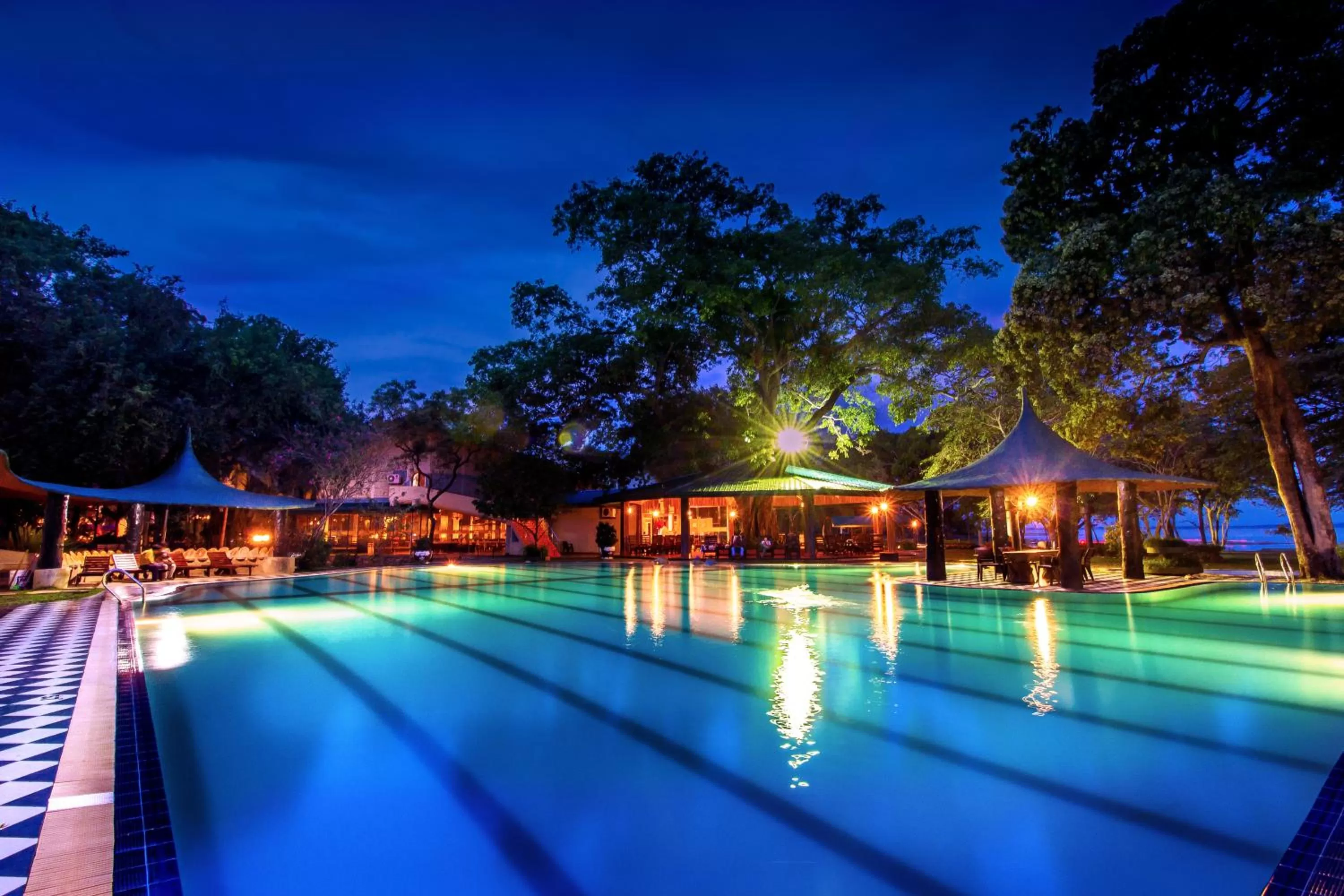 Pool view in Hotel Sudu Araliya