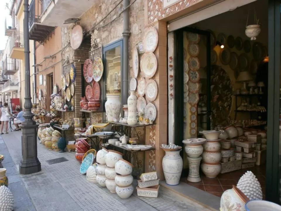 THE PALACE B&B and Apartments