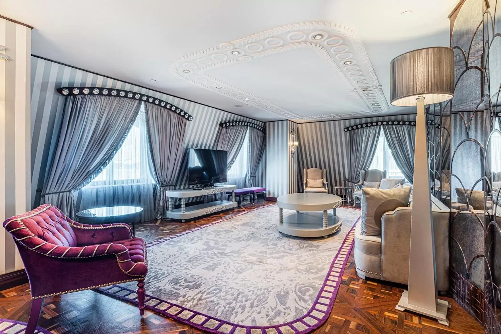 Bed, Seating Area in Wyndham Grand Istanbul Kalamış Marina Hotel