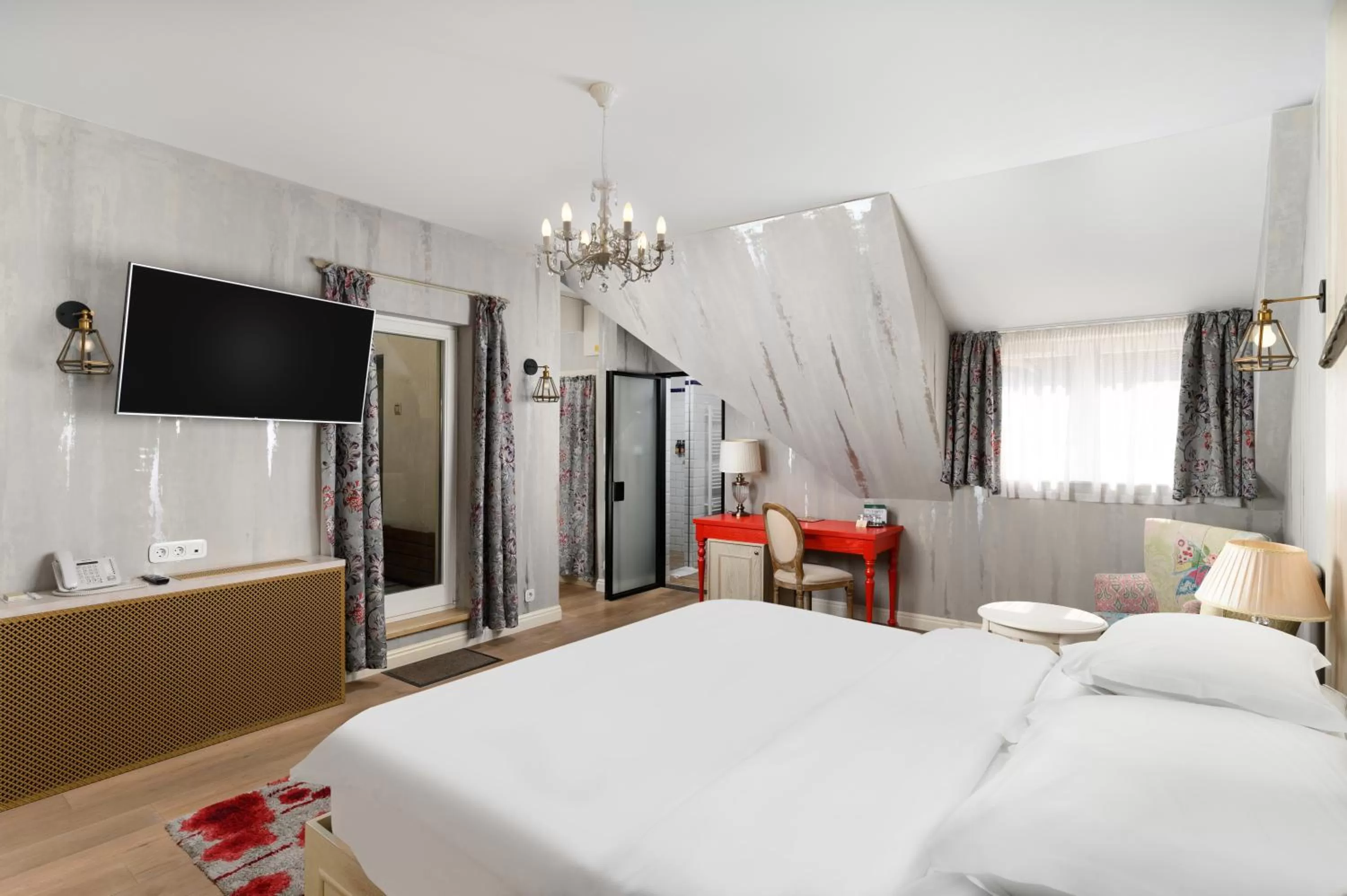 Photo of the whole room, Bed in Maison Bistro & Hotel