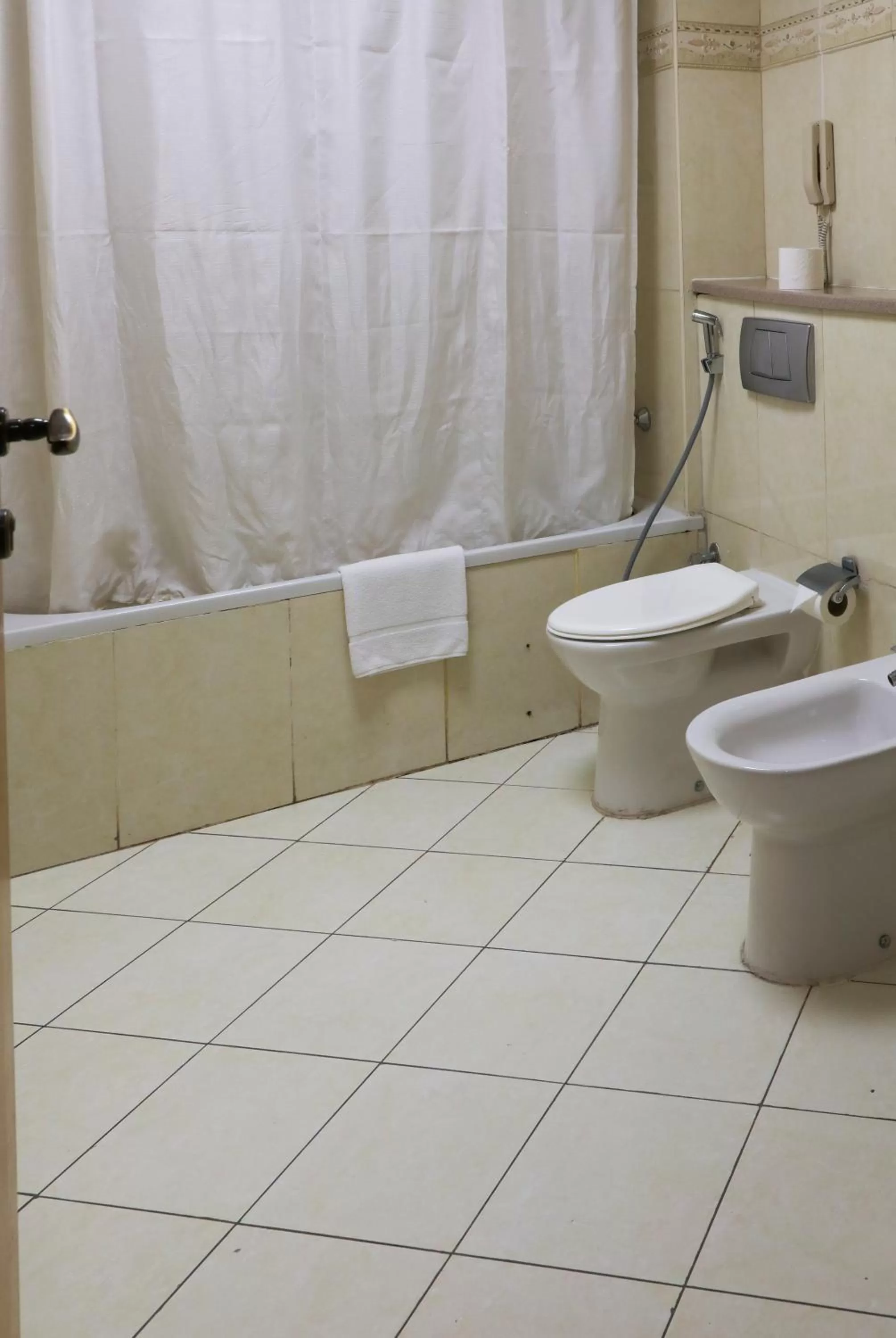 Bathroom in West Zone Pearl Hotel Apartment