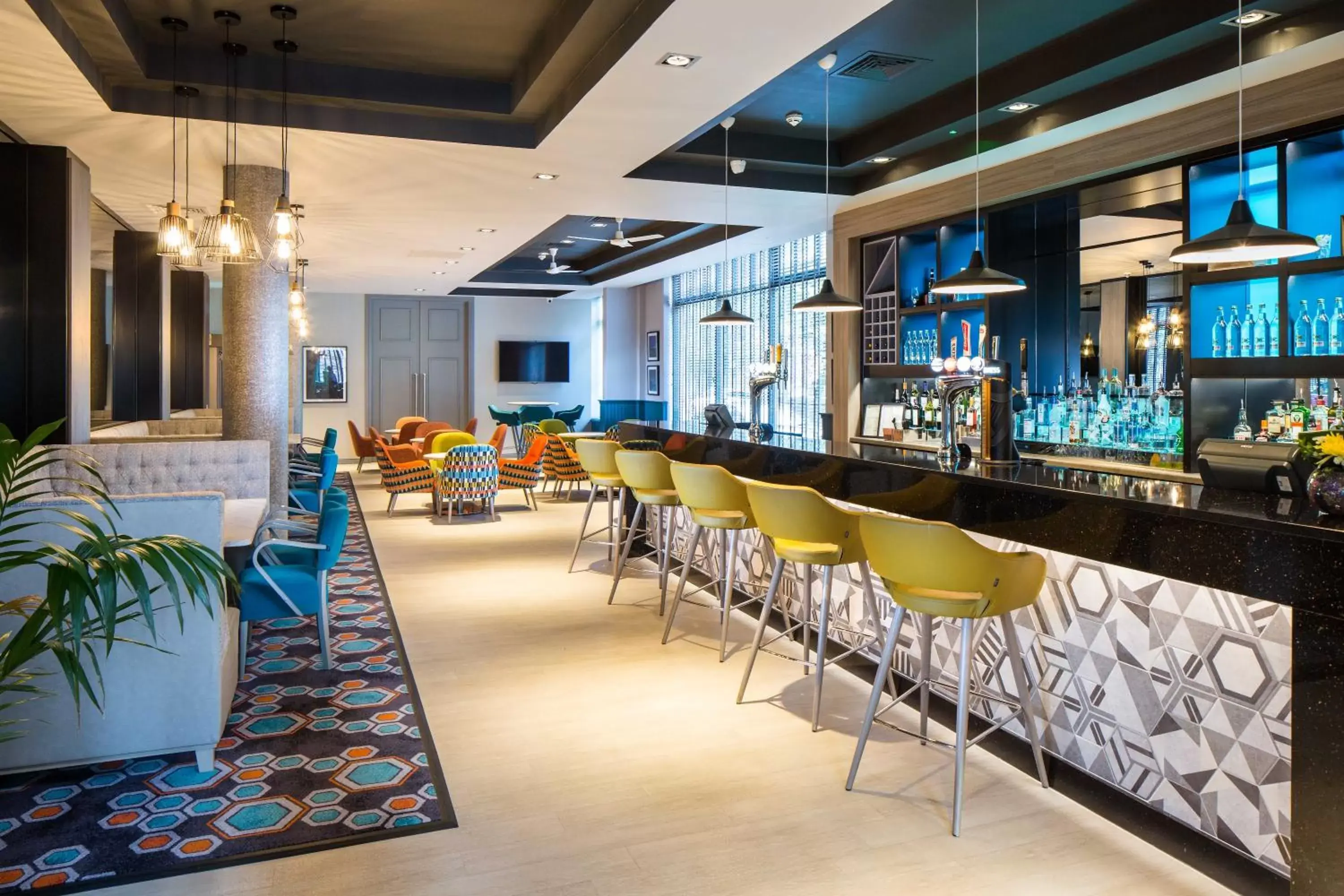 Lounge or bar, Lounge/Bar in Leonardo Hotel Belfast - Formerly Jurys Inn