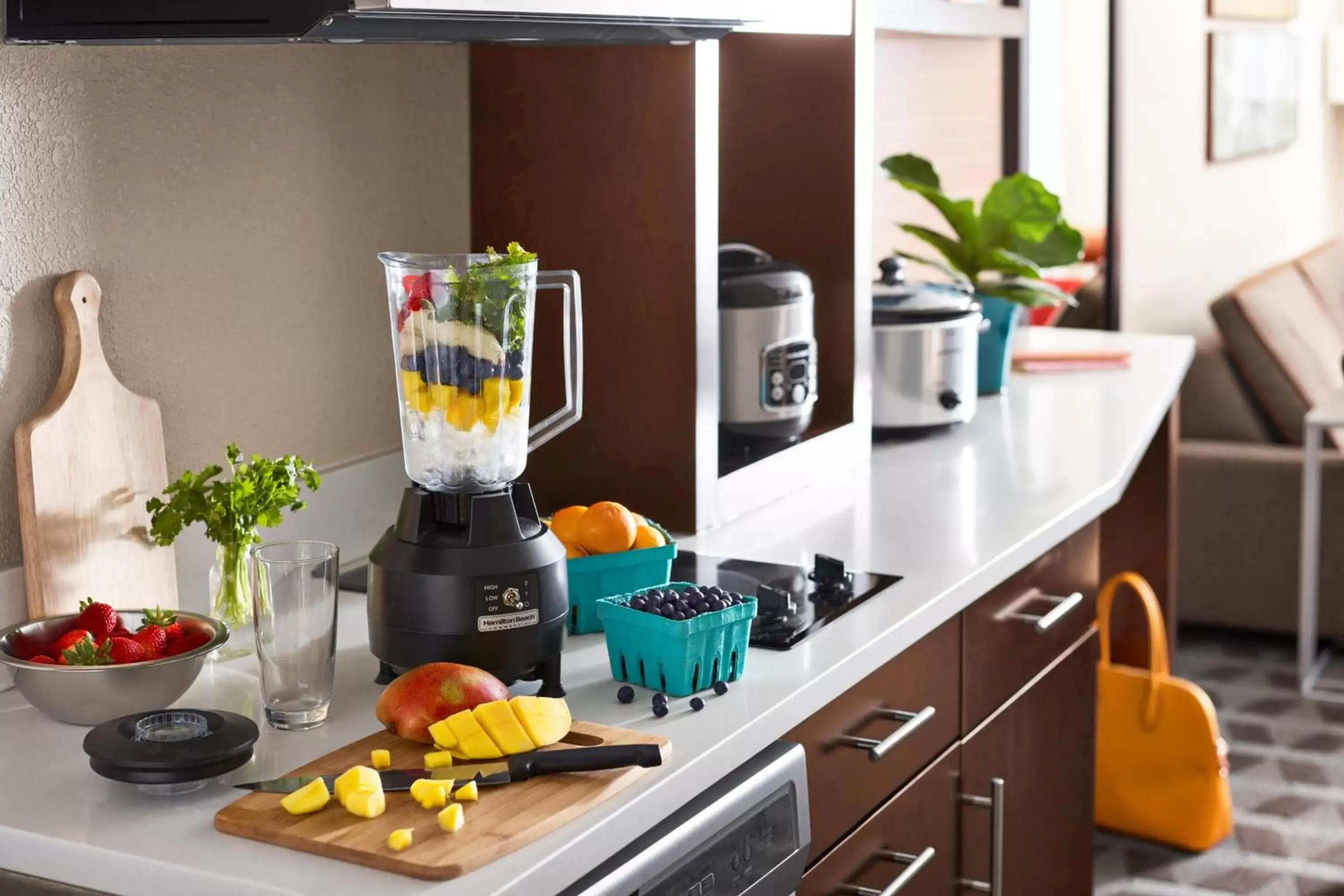 Photo of the whole room, Kitchen/Kitchenette in TownePlace Suites by Marriott Potomac Mills Woodbridge