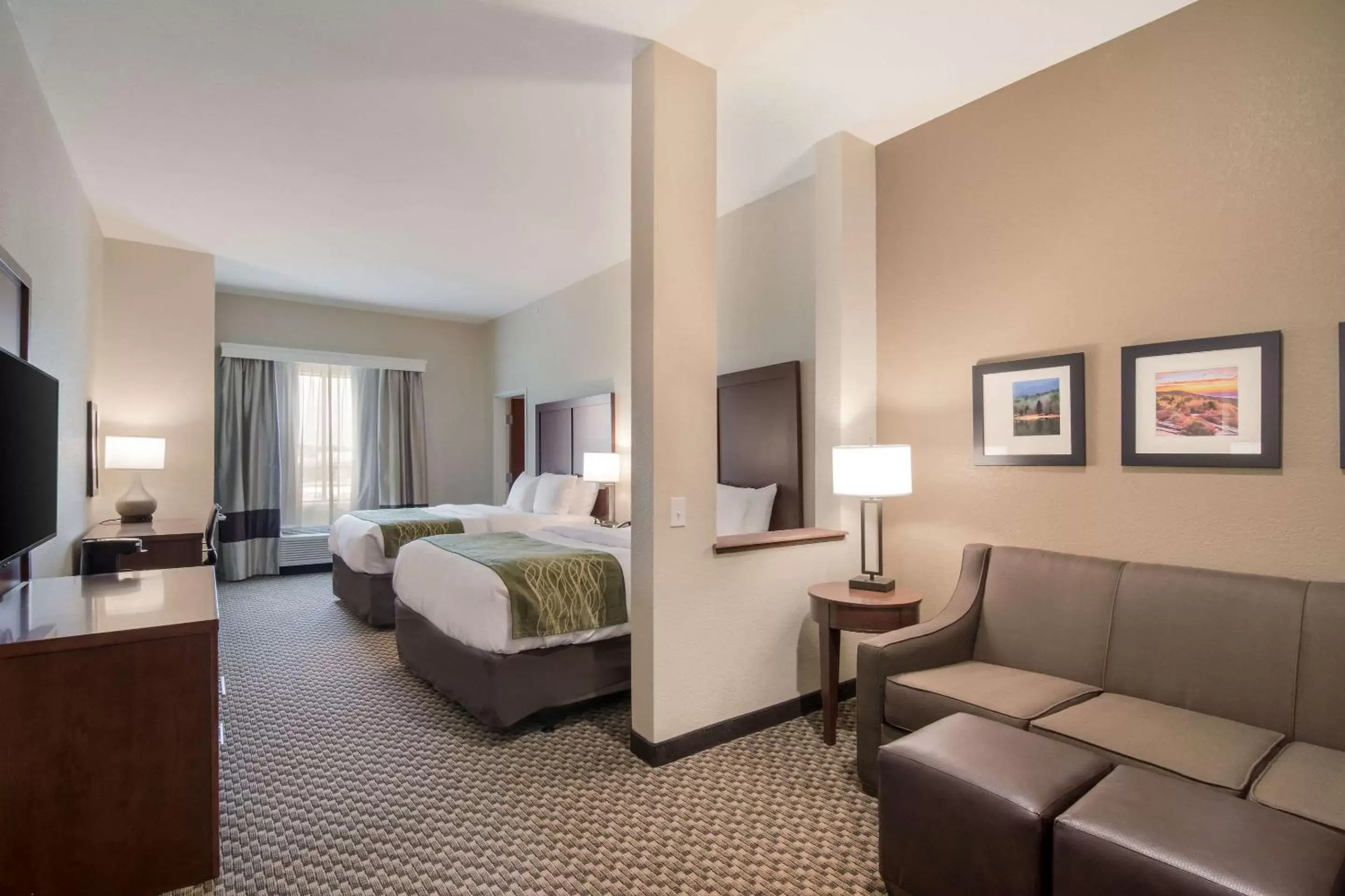 Photo of the whole room, Bed in Comfort Inn & Suites Rock Hill Northeast Photo of the whole room, Bed in Comfort Inn & Suites Rock Hill Northeast