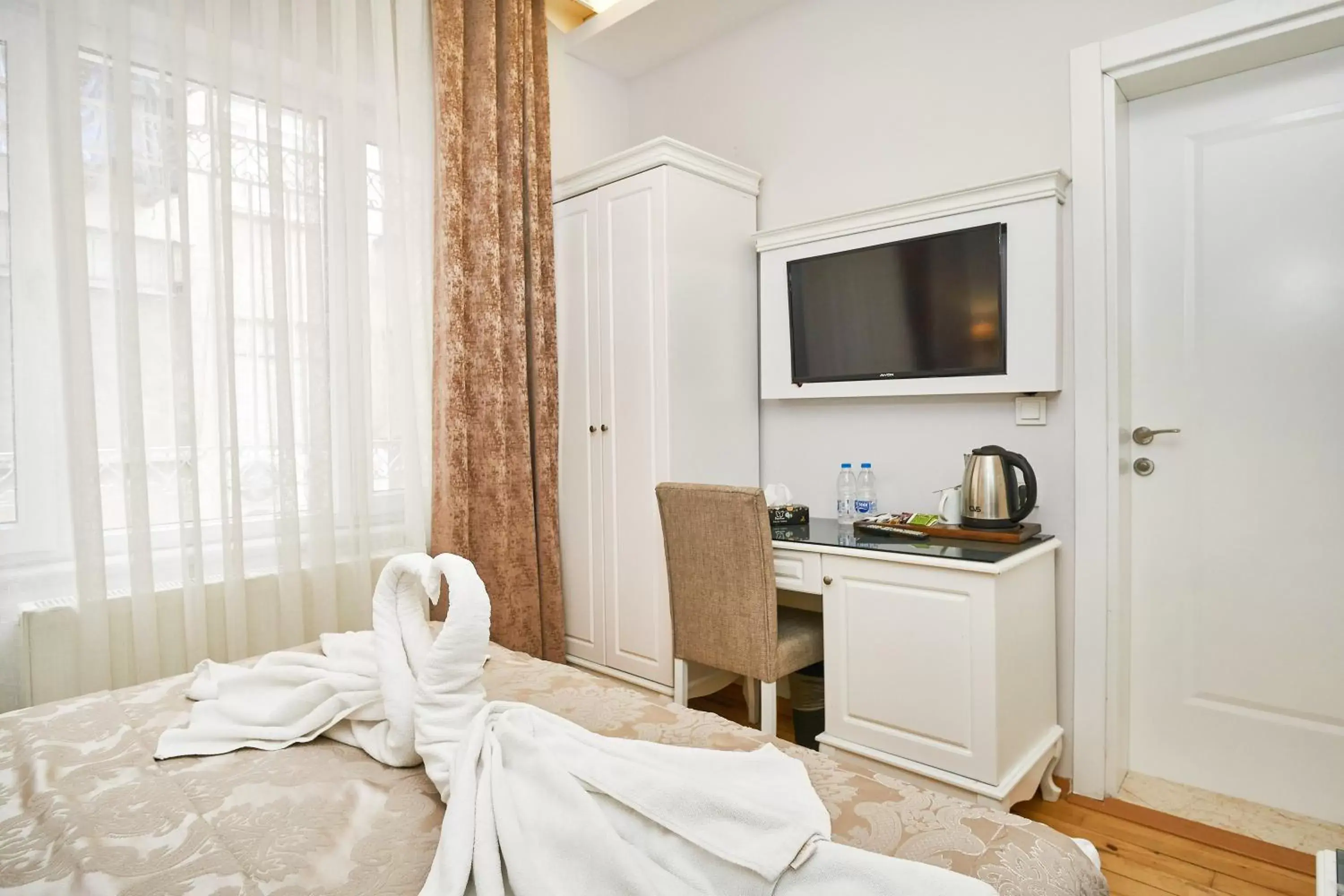 TV and multimedia, Bed in Beyazit Palace Hotel & Cafe Restaurant