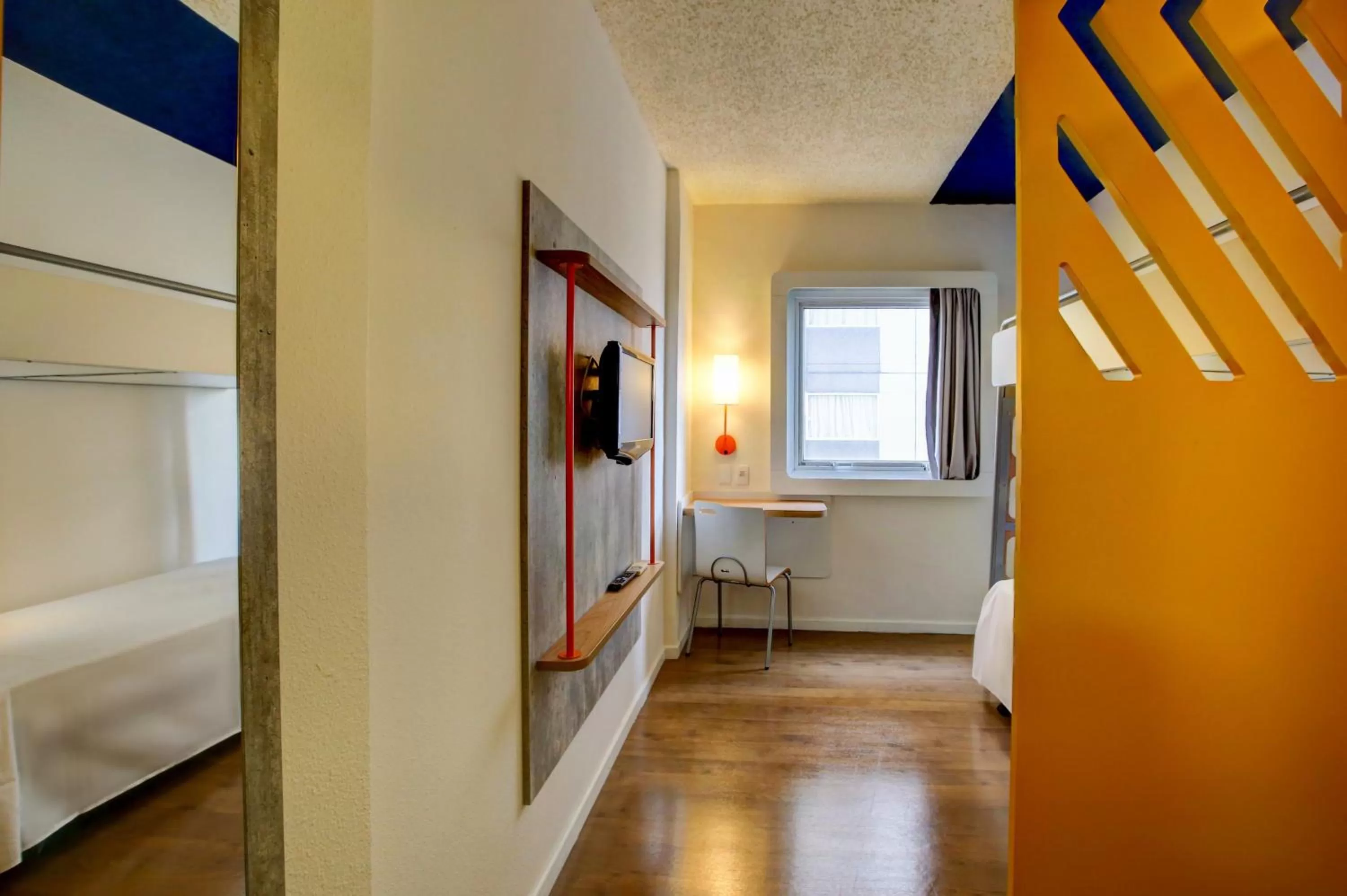 Bedroom, Bed in ibis budget Tambore