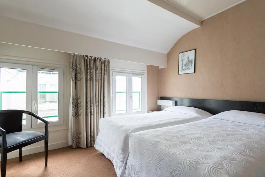 Photo of the whole room, Bed in HOTEL ALISON