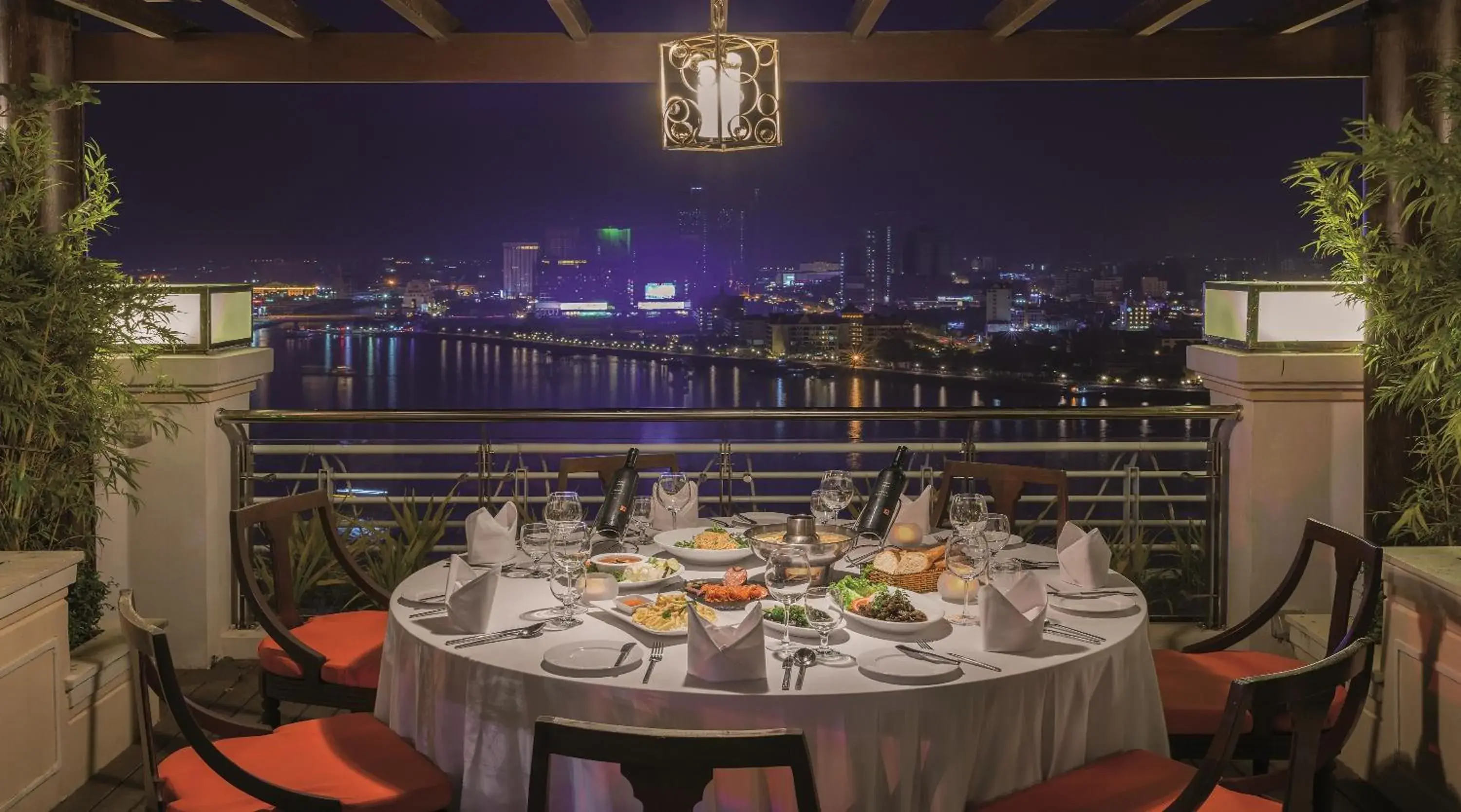 Restaurant/places to eat in Sokha Phnom Penh Residence Restaurant/places to eat in Sokha Phnom Penh Residence