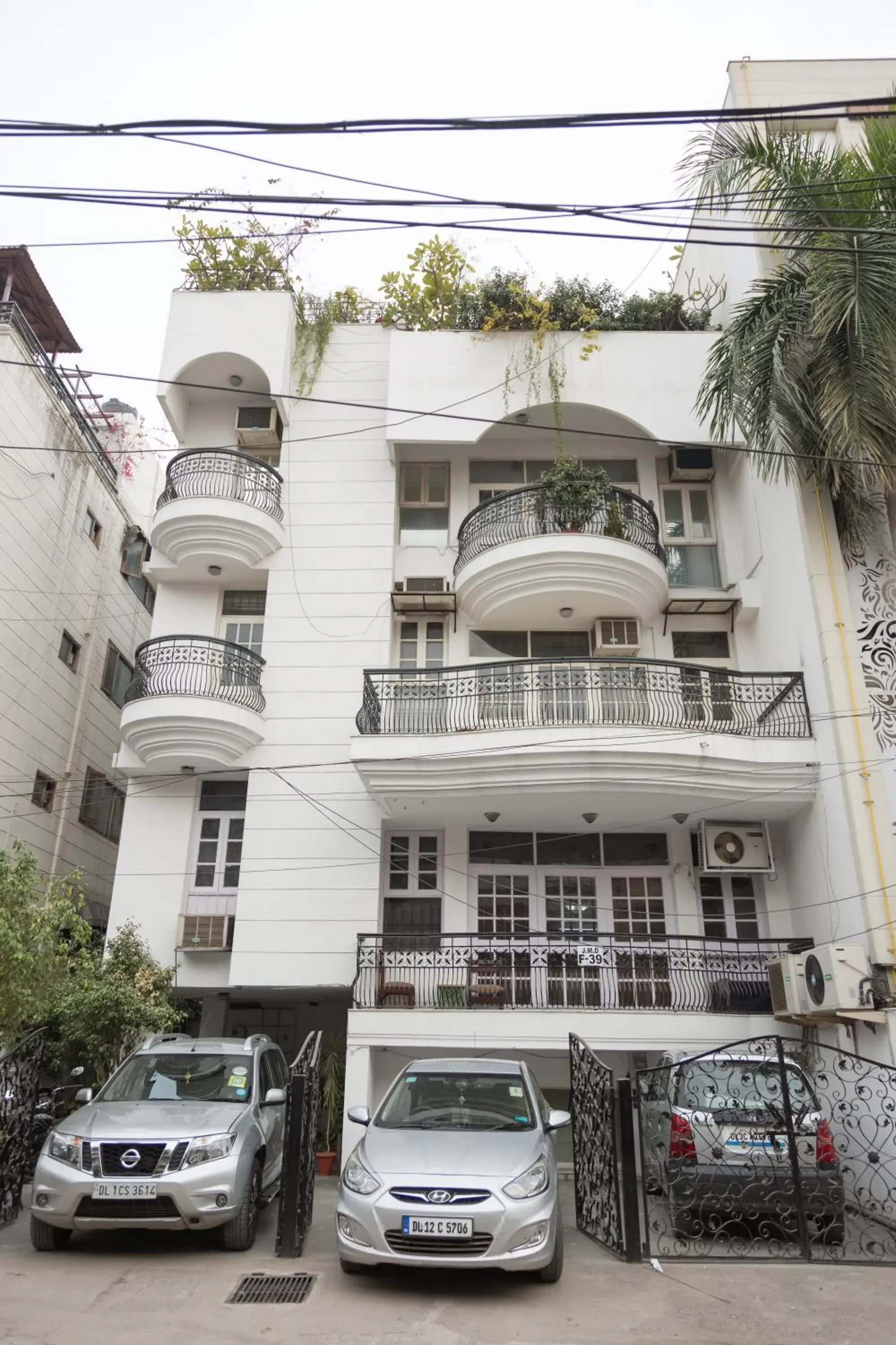 Property Building in Under My Roof Green Park