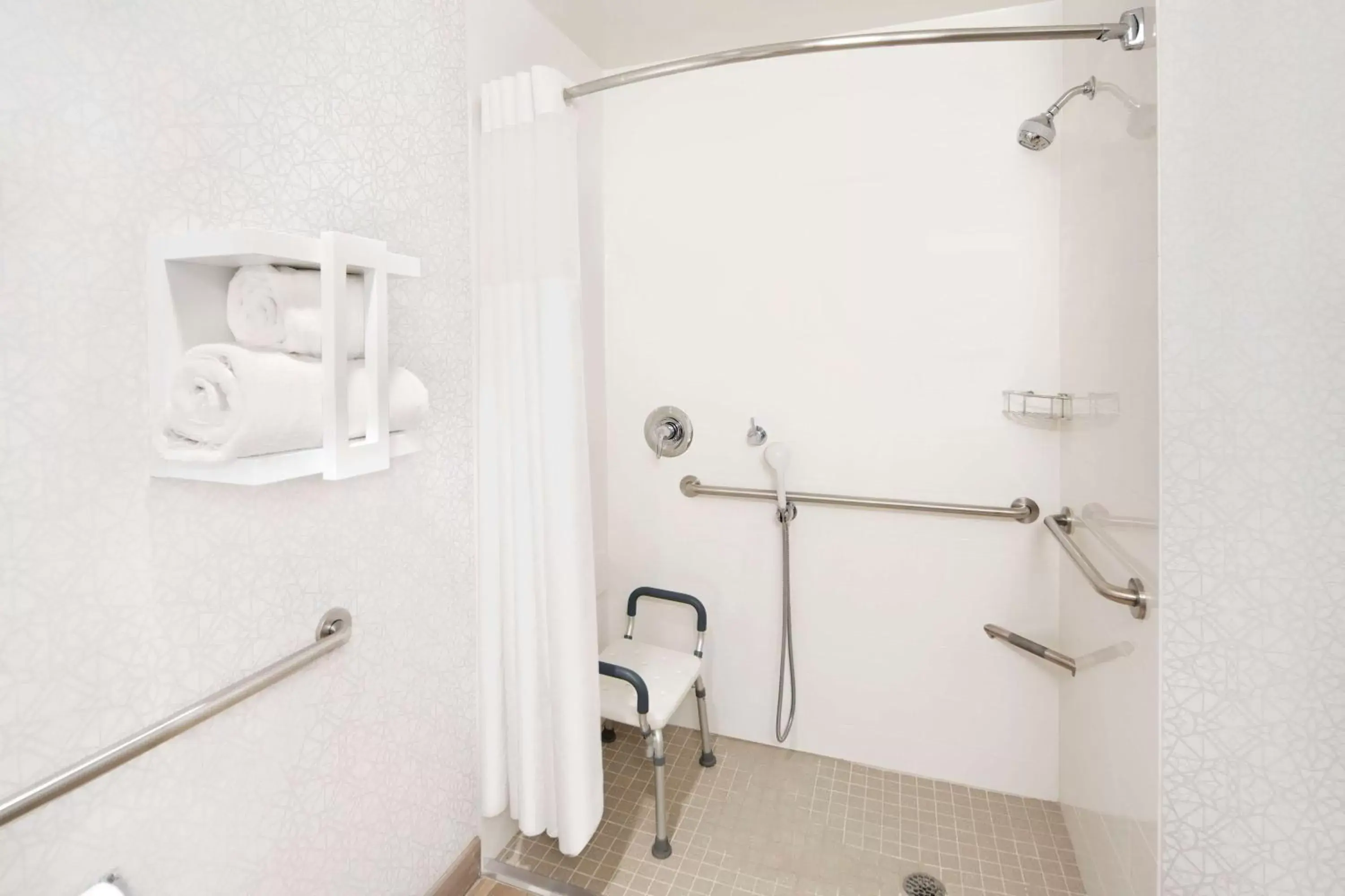 Bathroom in Hampton Inn & Suites St. Augustine-Vilano Beach