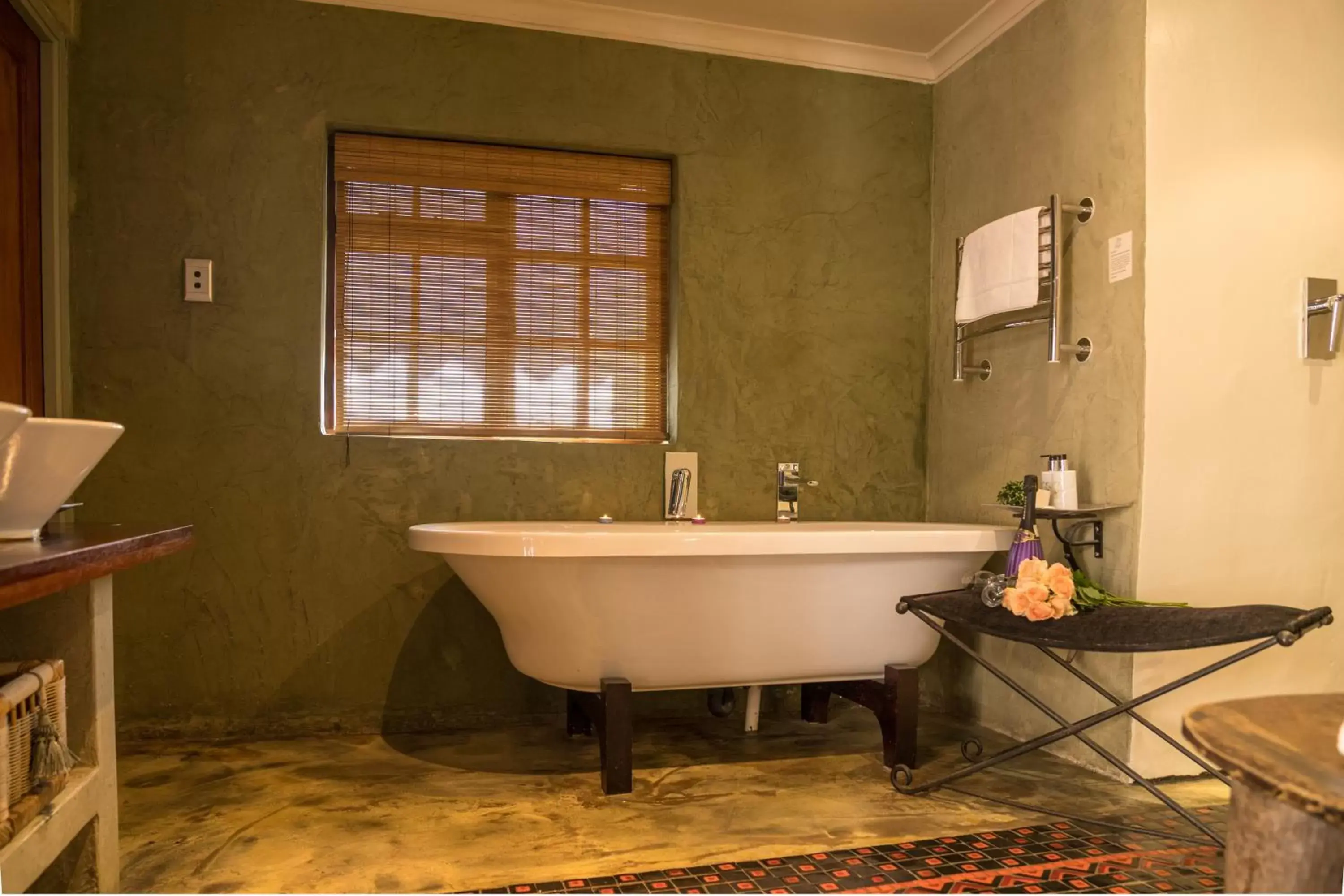 Bathroom in Singa Lodge - Lion Roars Hotels & Lodges Bathroom in Singa Lodge - Lion Roars Hotels & Lodges