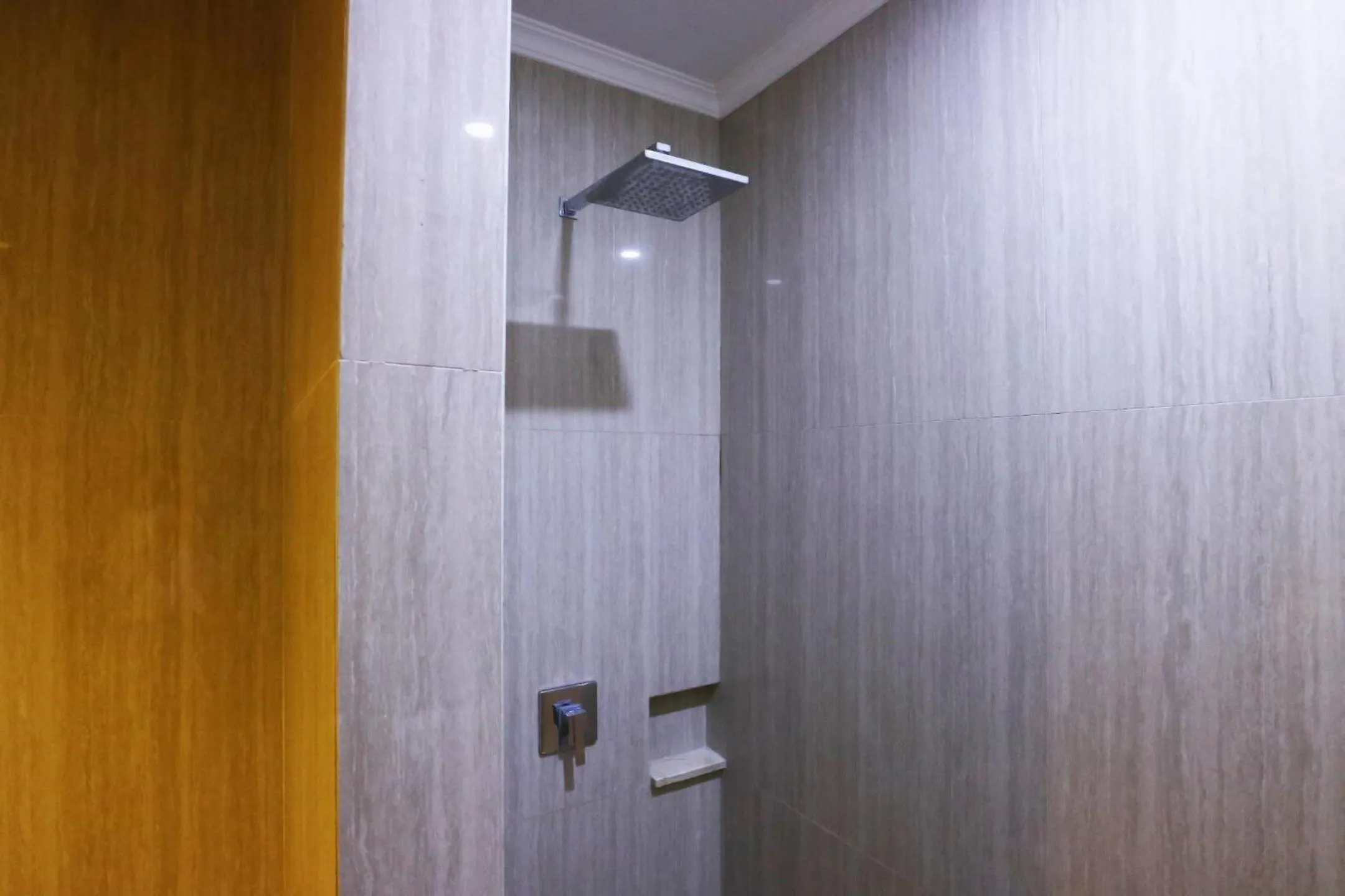 Bathroom in Coins Hotel Jakarta