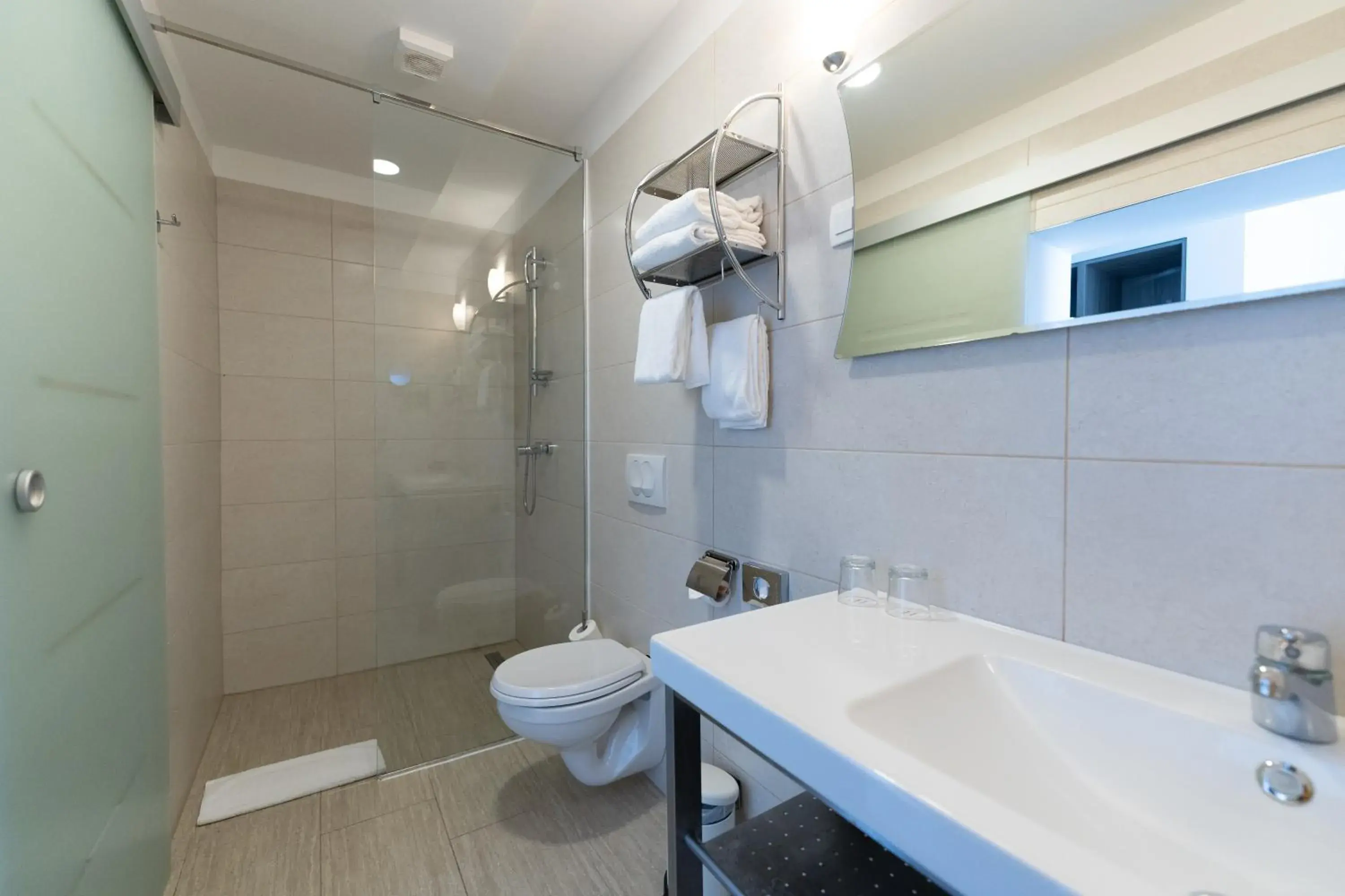 Shower, Bathroom in Barbara Piran Beach Hotel