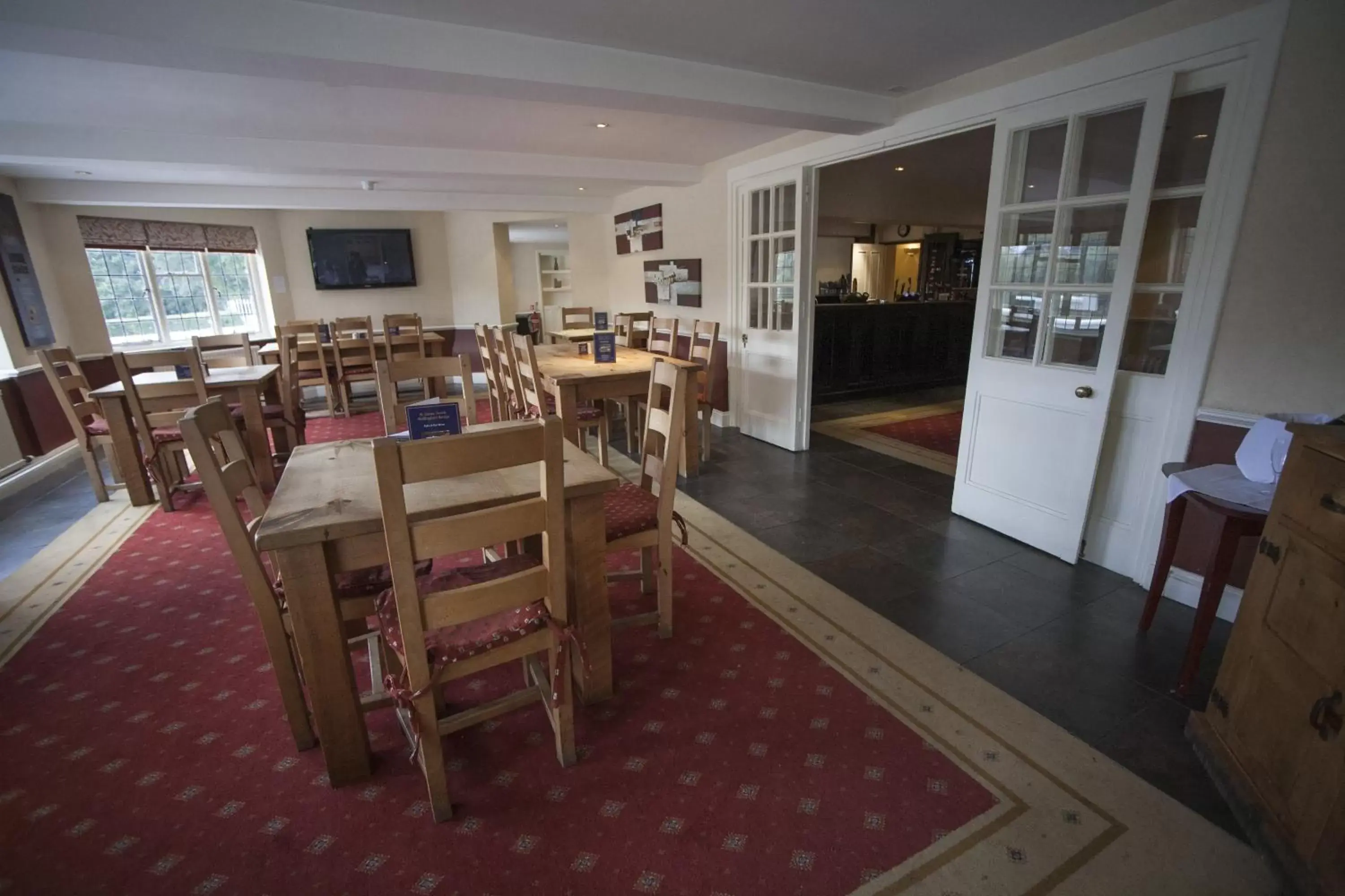 Restaurant/Places to Eat in Shillingford Bridge Hotel