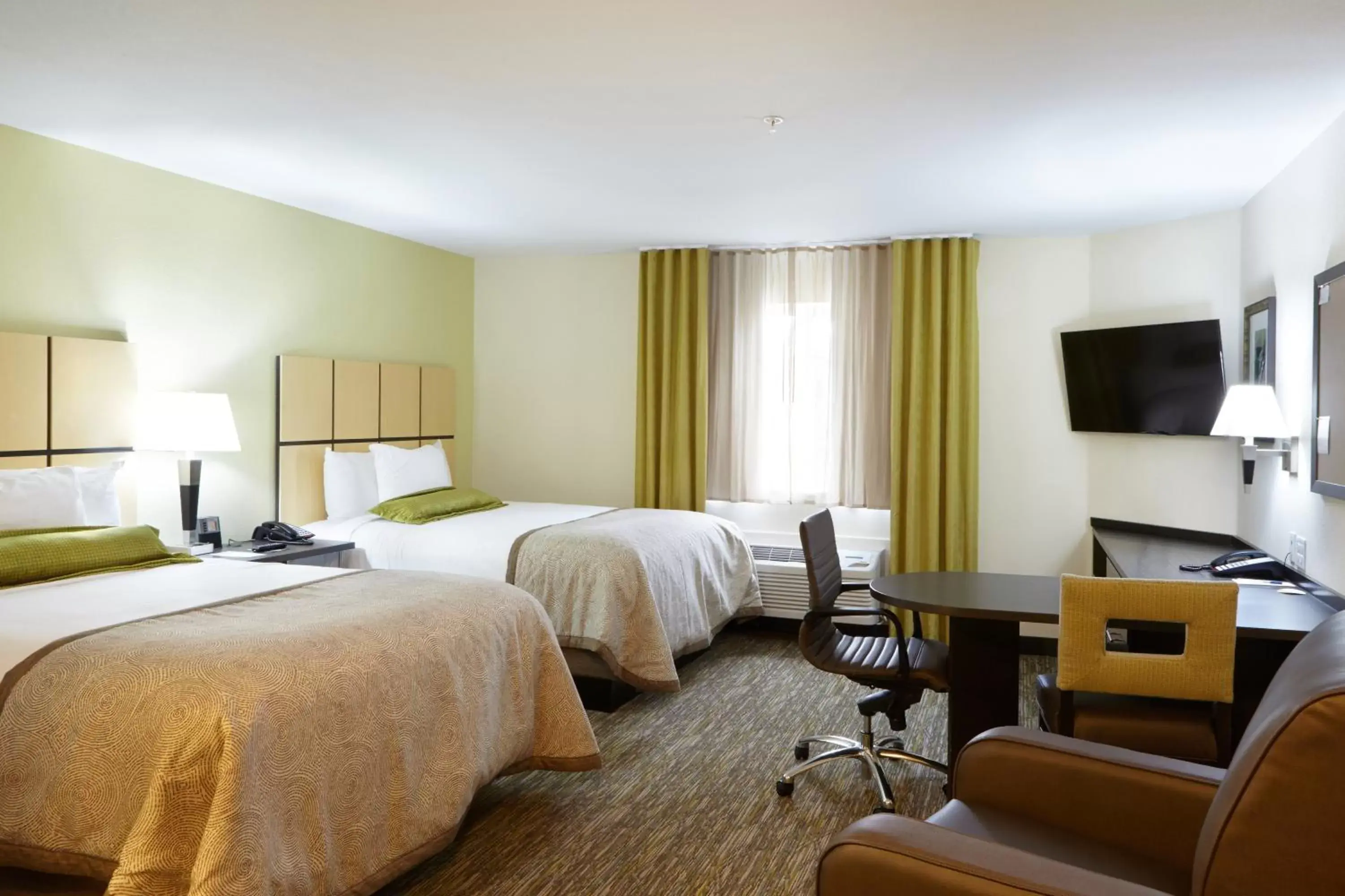 Photo of the whole room, Bed in Candlewood Suites San Antonio Airport, an IHG Hotel