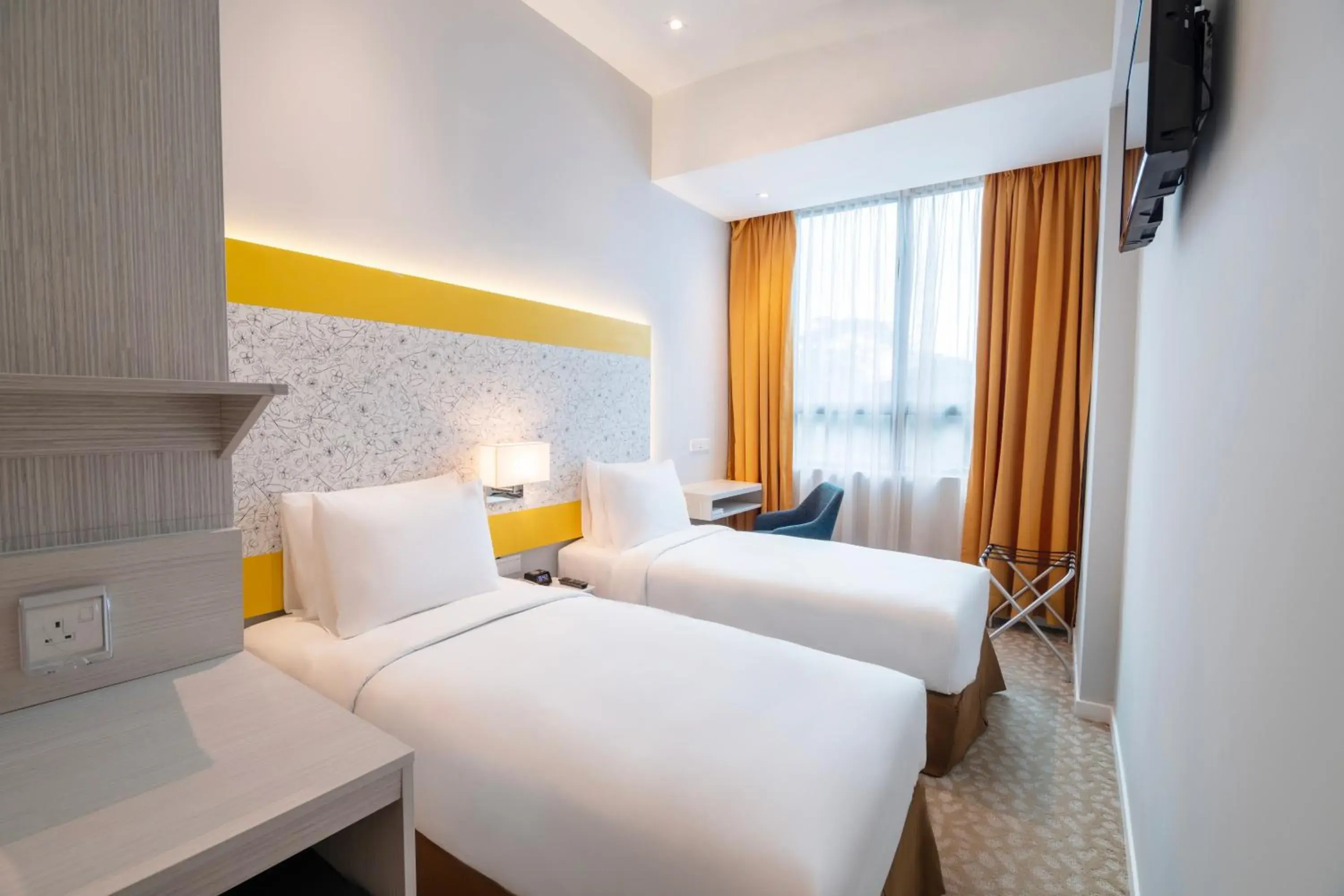 Bedroom, Bed in Holiday Inn Express & Suites Johor Bahru, an IHG Hotel