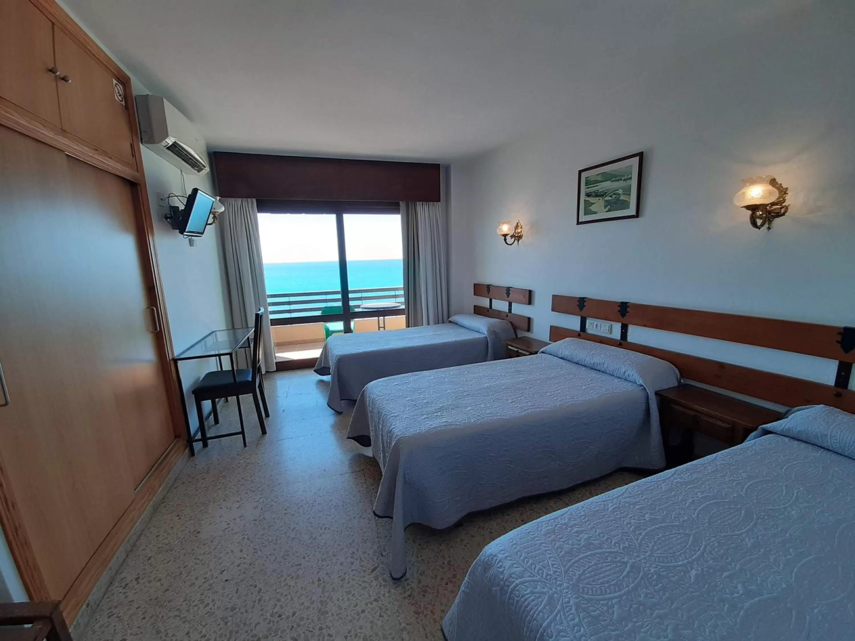 Photo of the whole room in Hotel Buenavista