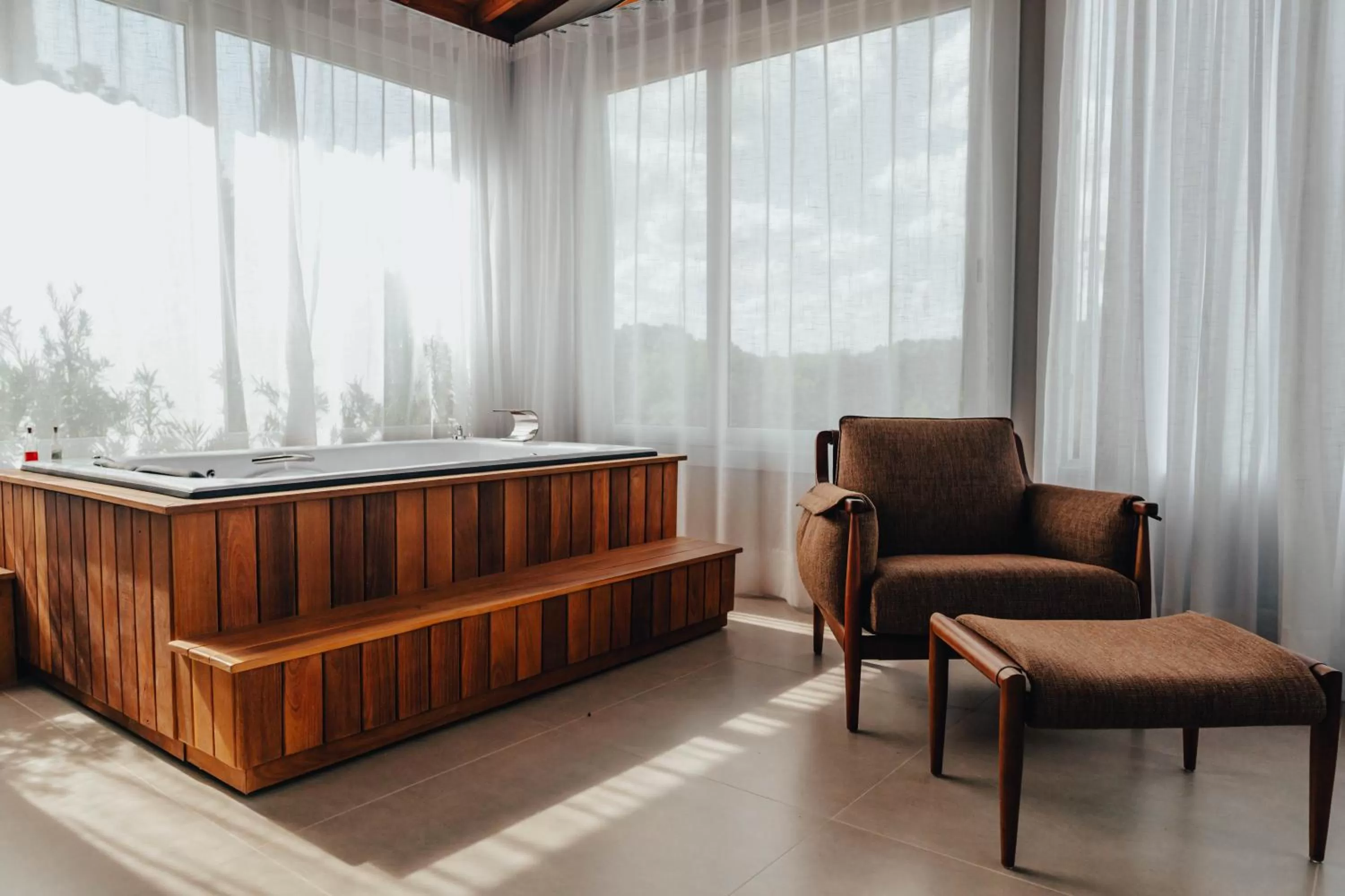 Hot Tub in LOTE20 Hotel Boutique