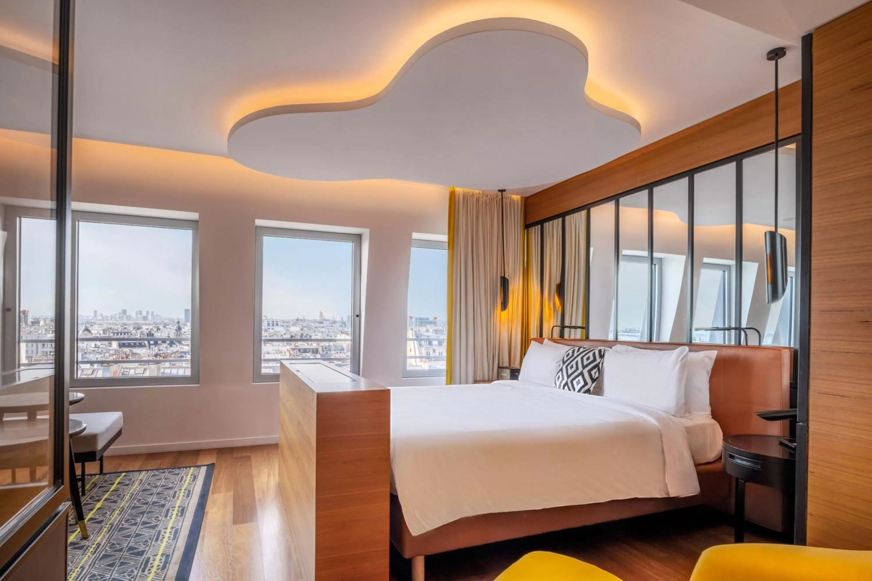 Bedroom, Bed in Renaissance Paris Republique Hotel & Spa