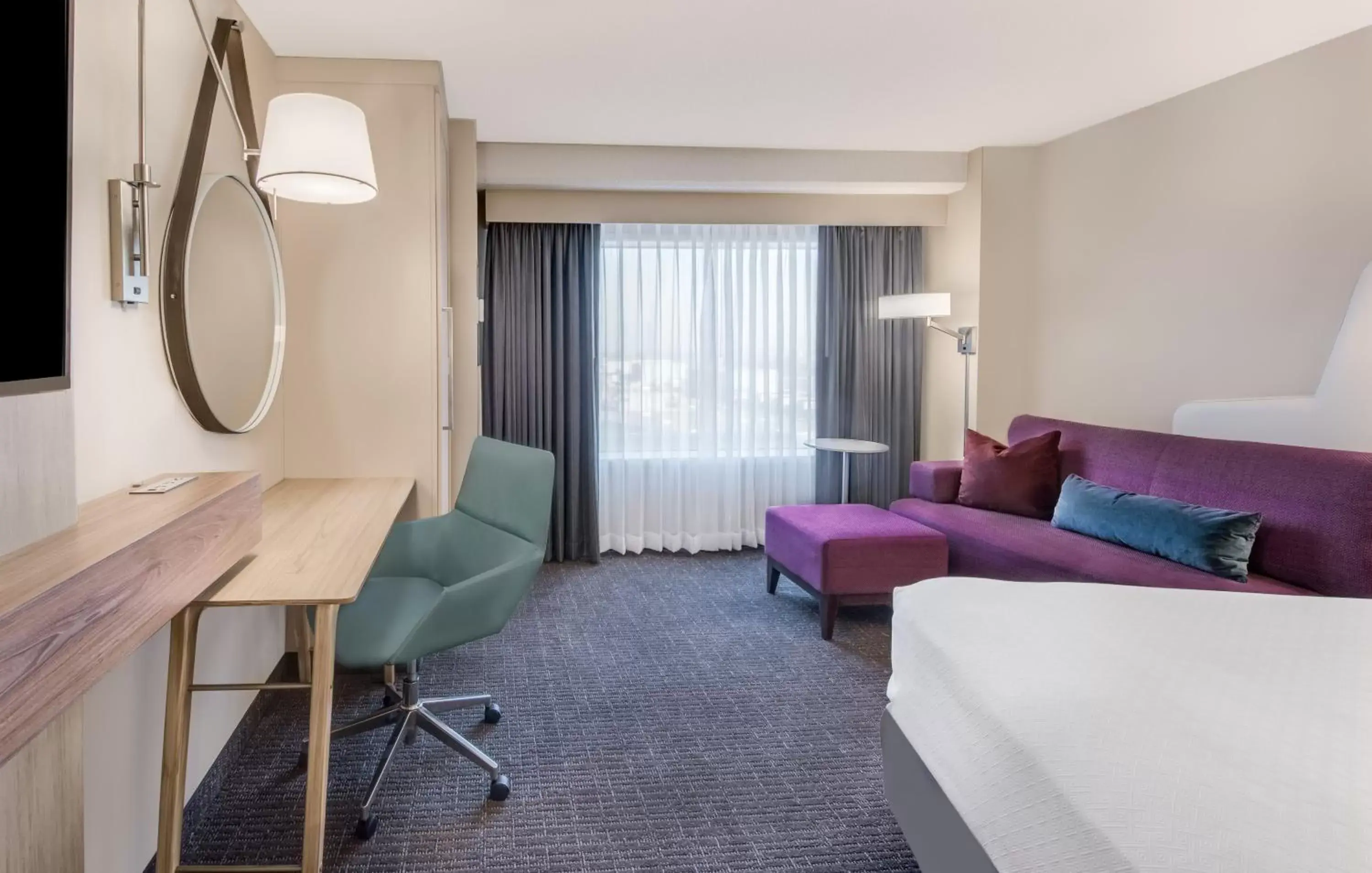 Photo of the whole room, Seating Area in Crowne Plaza Cleveland at Playhouse Square, an IHG Hotel