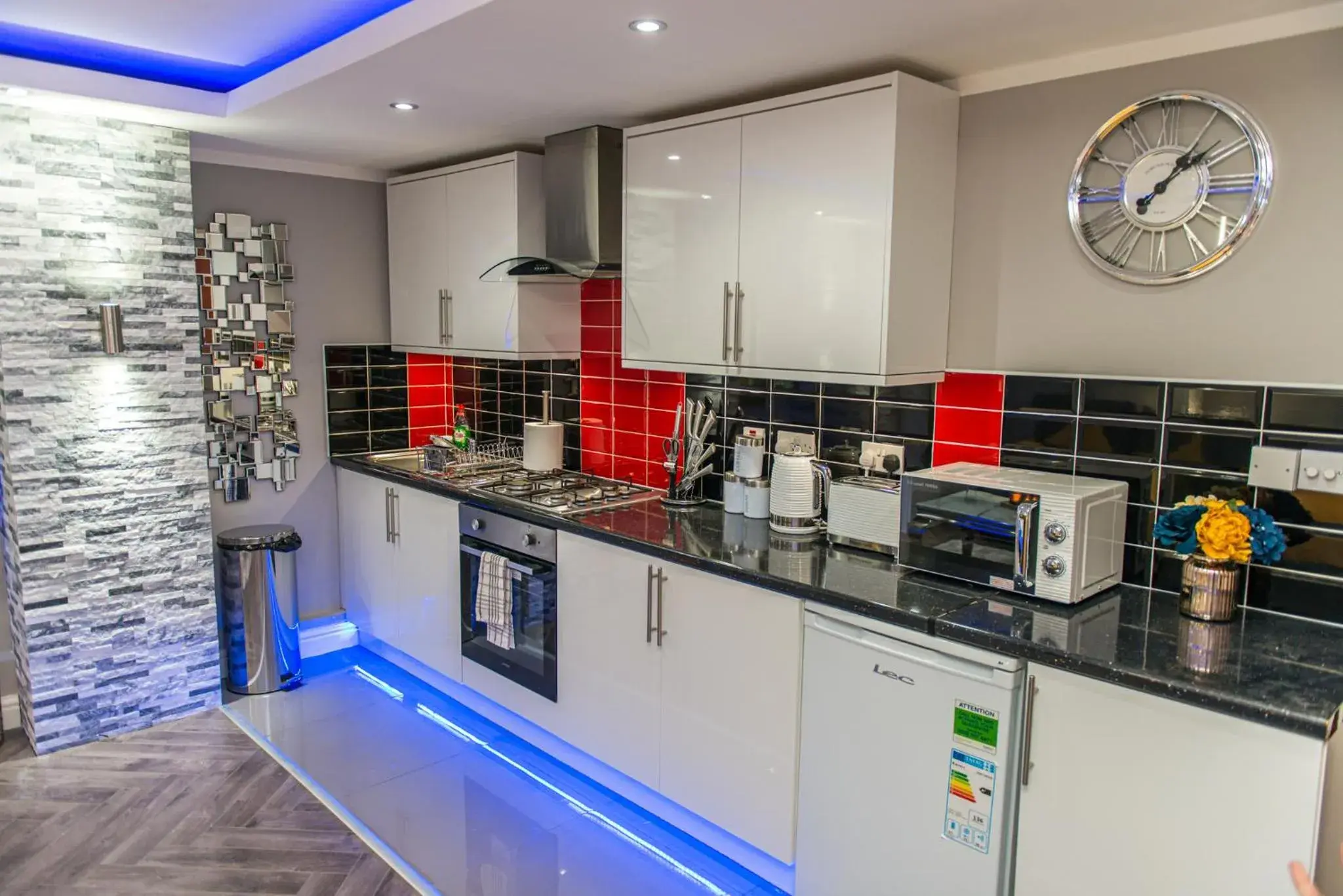 Kitchen/Kitchenette in Meridian Serviced Apartments