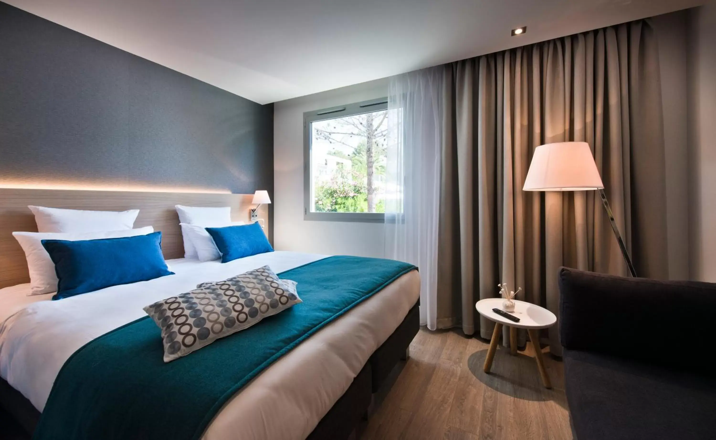 Bed in Golden Tulip Sophia Antipolis - Hotel & Spa