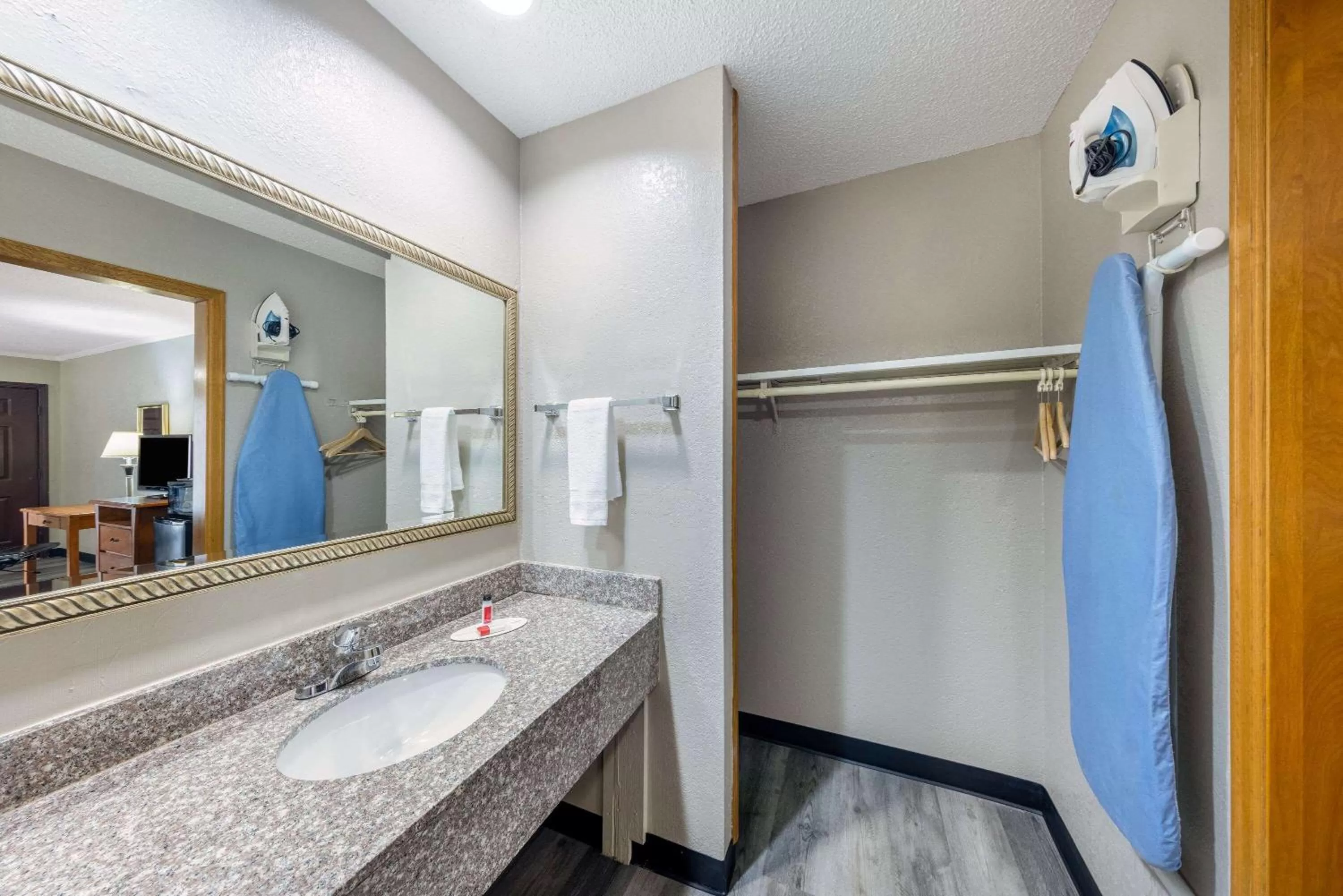 Bathroom in Super 8 by Wyndham Kansas City Airport North