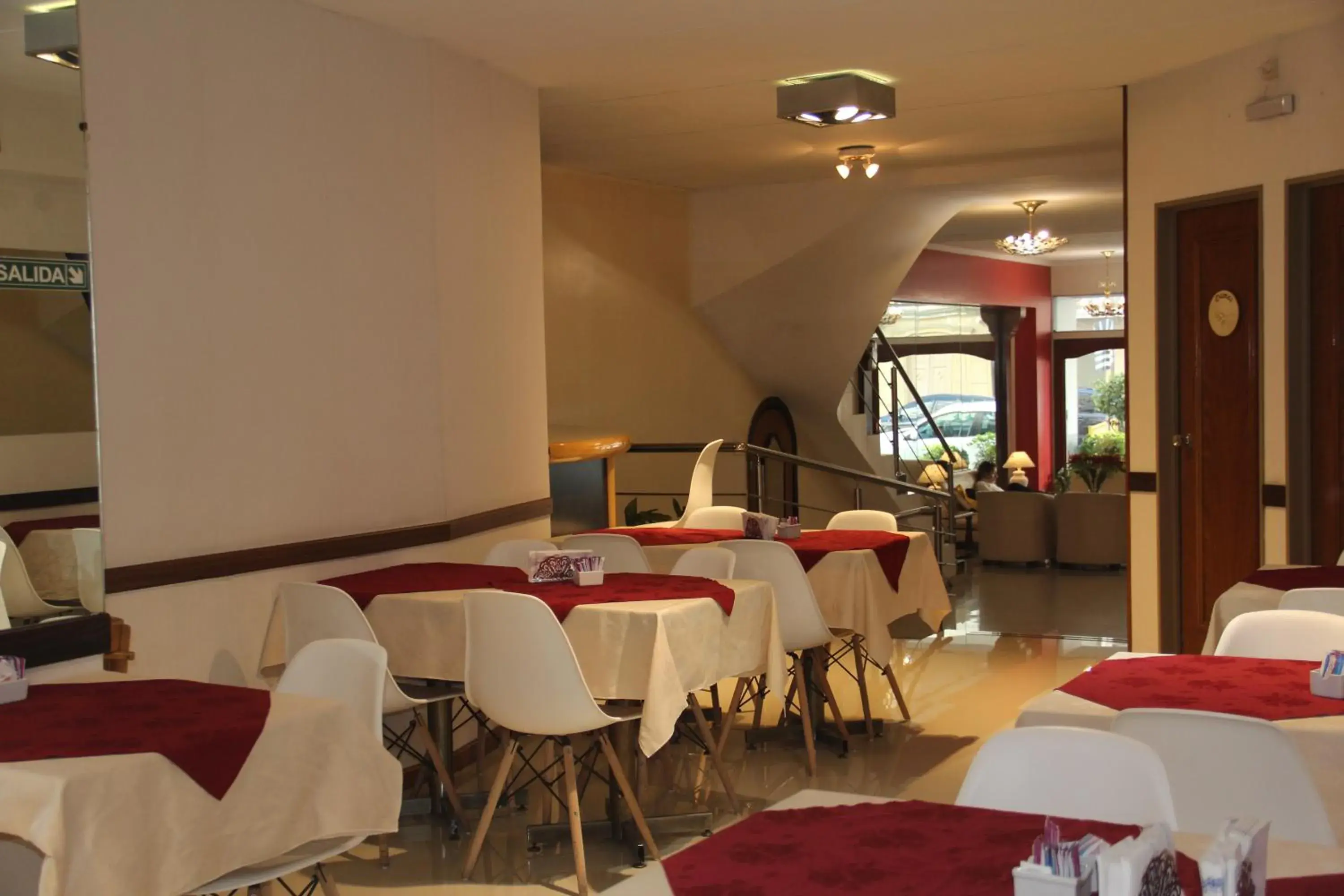 Lounge or bar, Restaurant/Places to Eat in Alpino Hotel