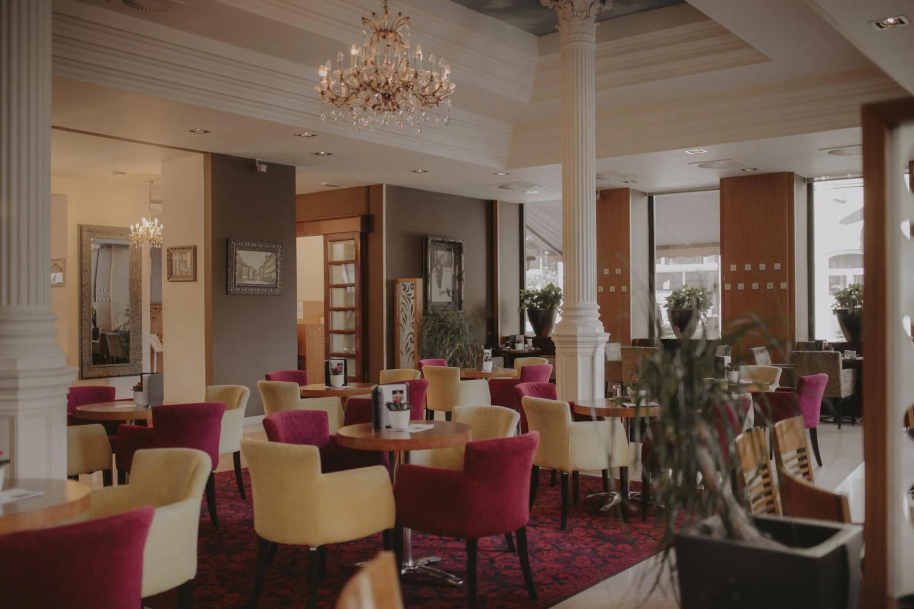 Restaurant/places to eat in Hotel Evropa