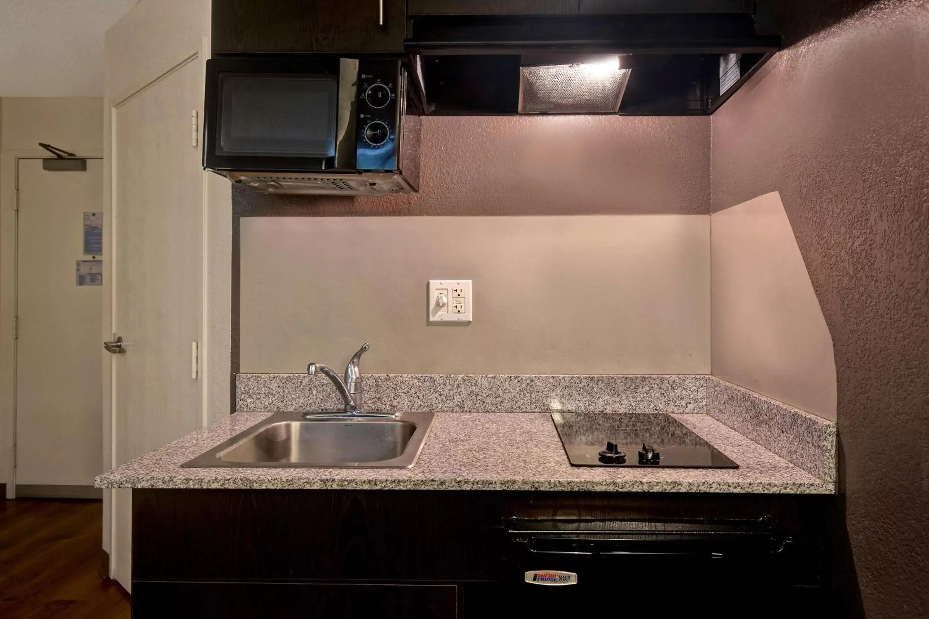Photo of the whole room, Kitchen/Kitchenette in Motel 6-Gilroy, CA