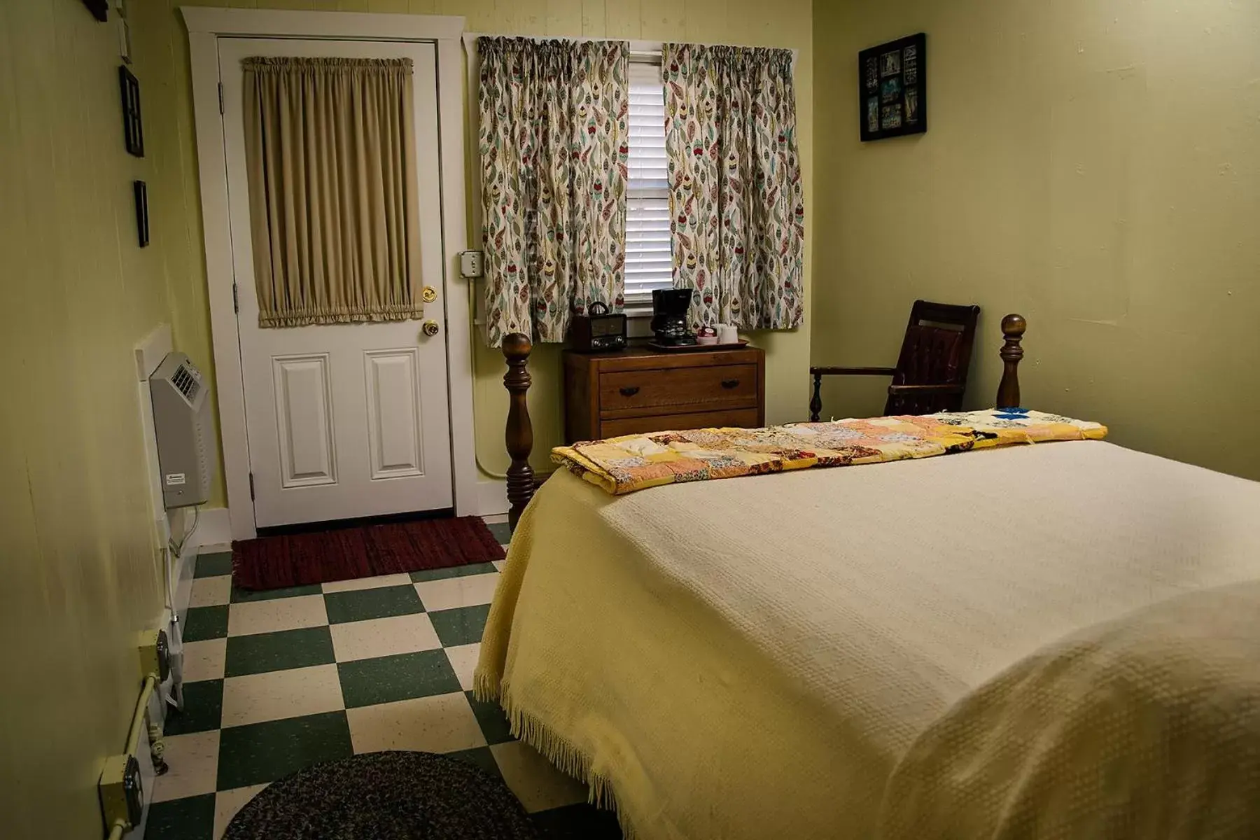 Double Room - single occupancy in Rockwood Motor Court Double Room - single occupancy in Rockwood Motor Court